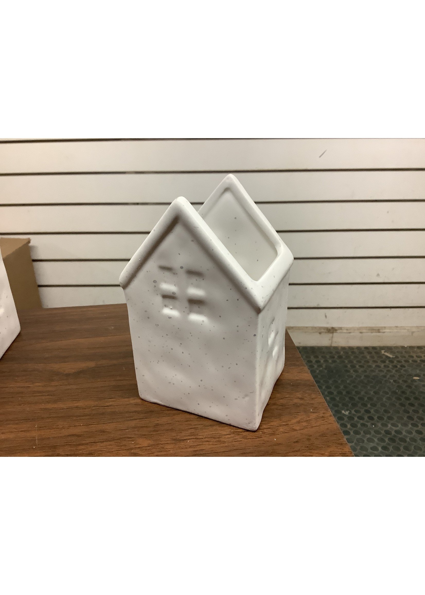 House Planter 4” x 3 3/4” x3 3/4”