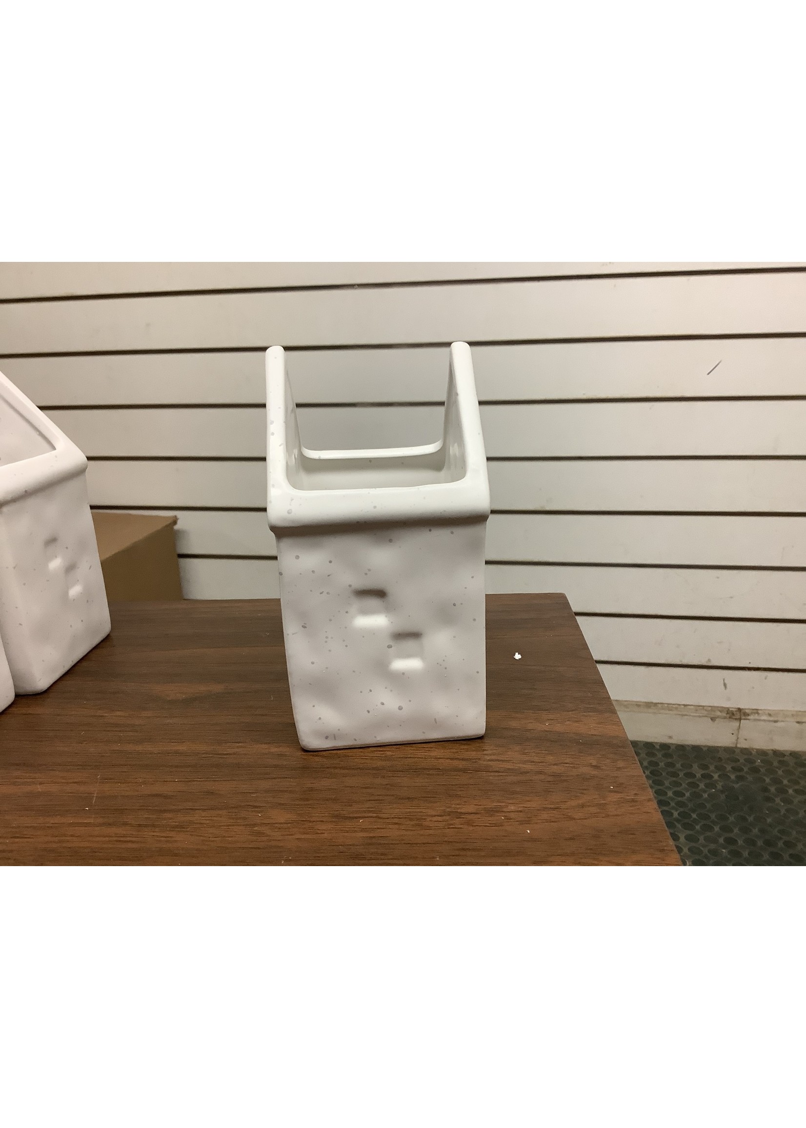 House Planter 4” x 3 3/4” x3 3/4”