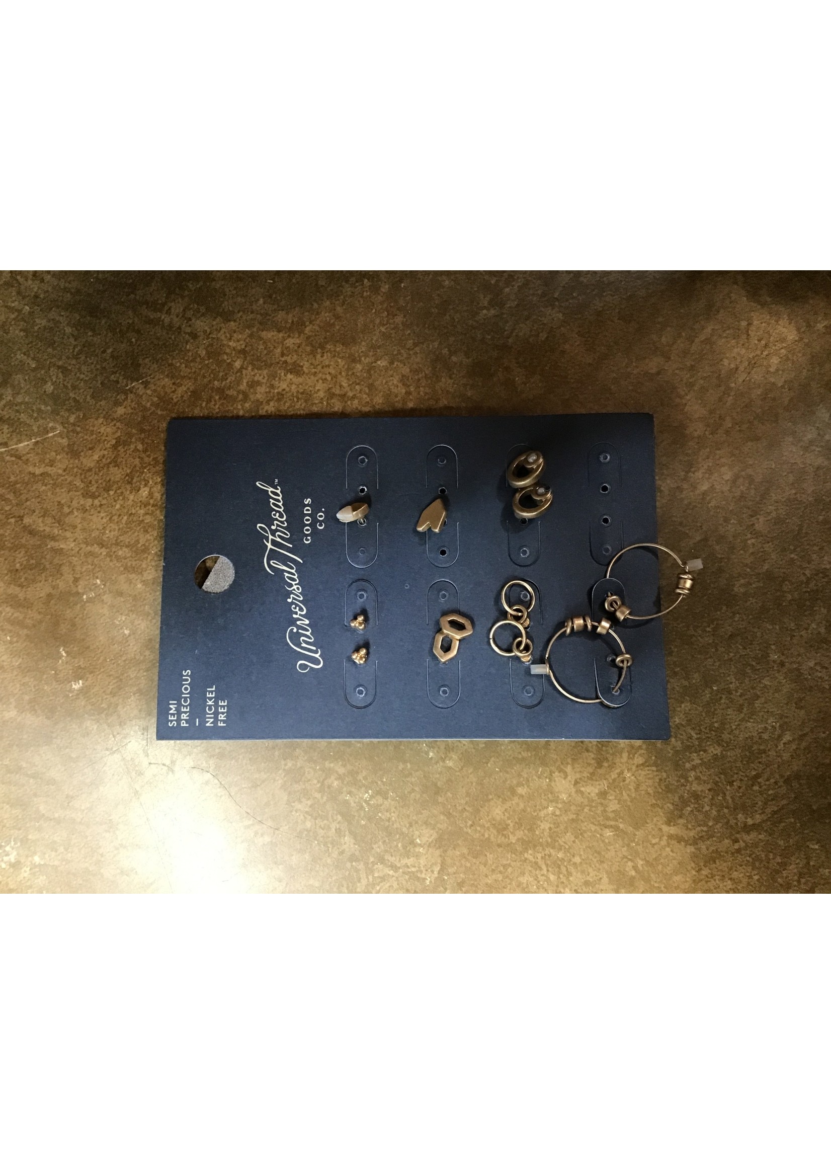 EARRINGS UNIVERSAL THREAD missing 4 pieces