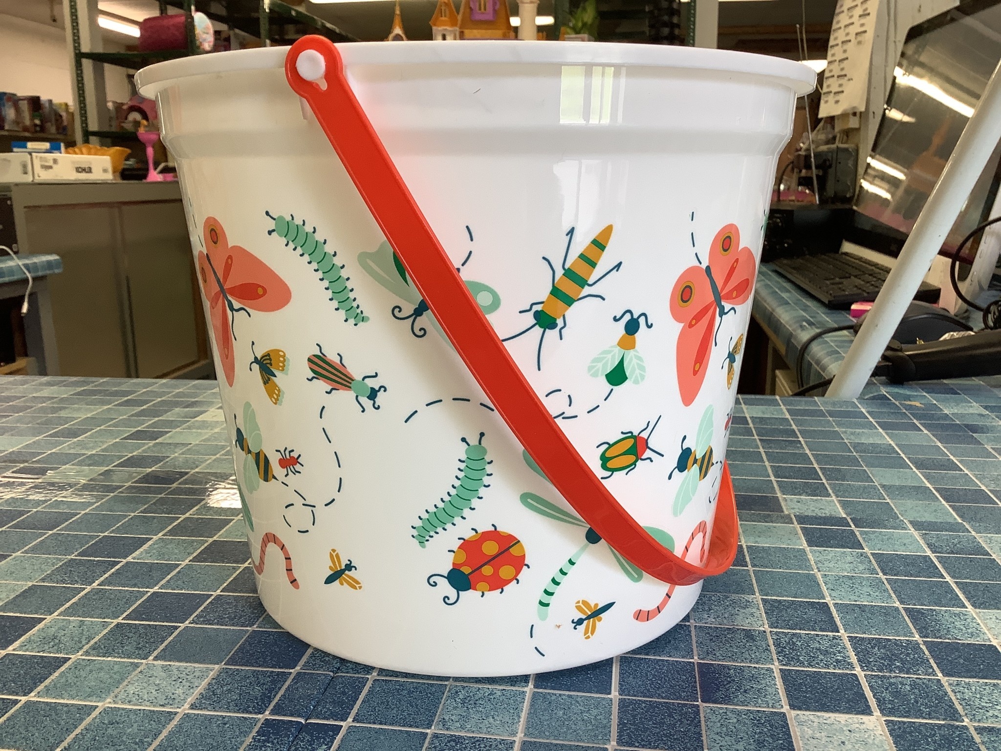 Jumbo Plastic Easter Bucket Printed Bugs and Insects Spritz D3