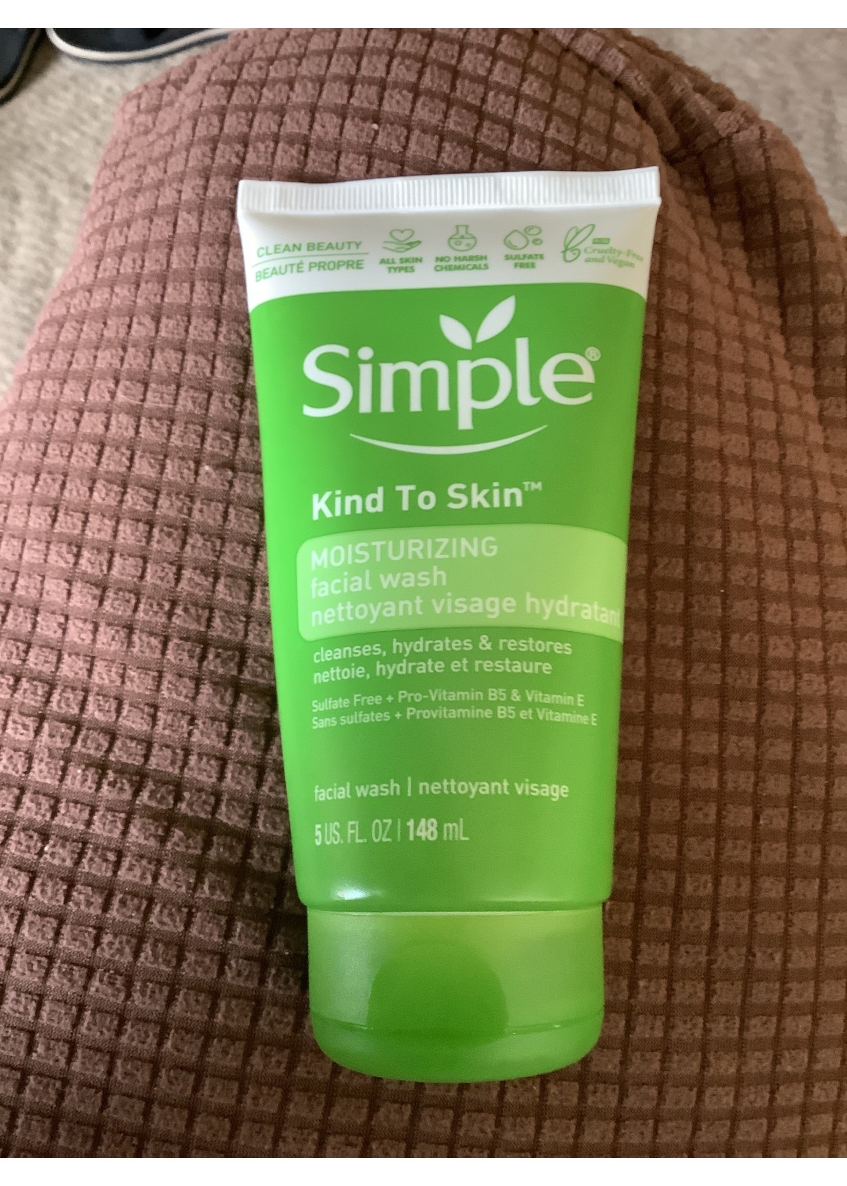 Simple Kind to Skin Moisturizing Facial Wash - 5 fl oz