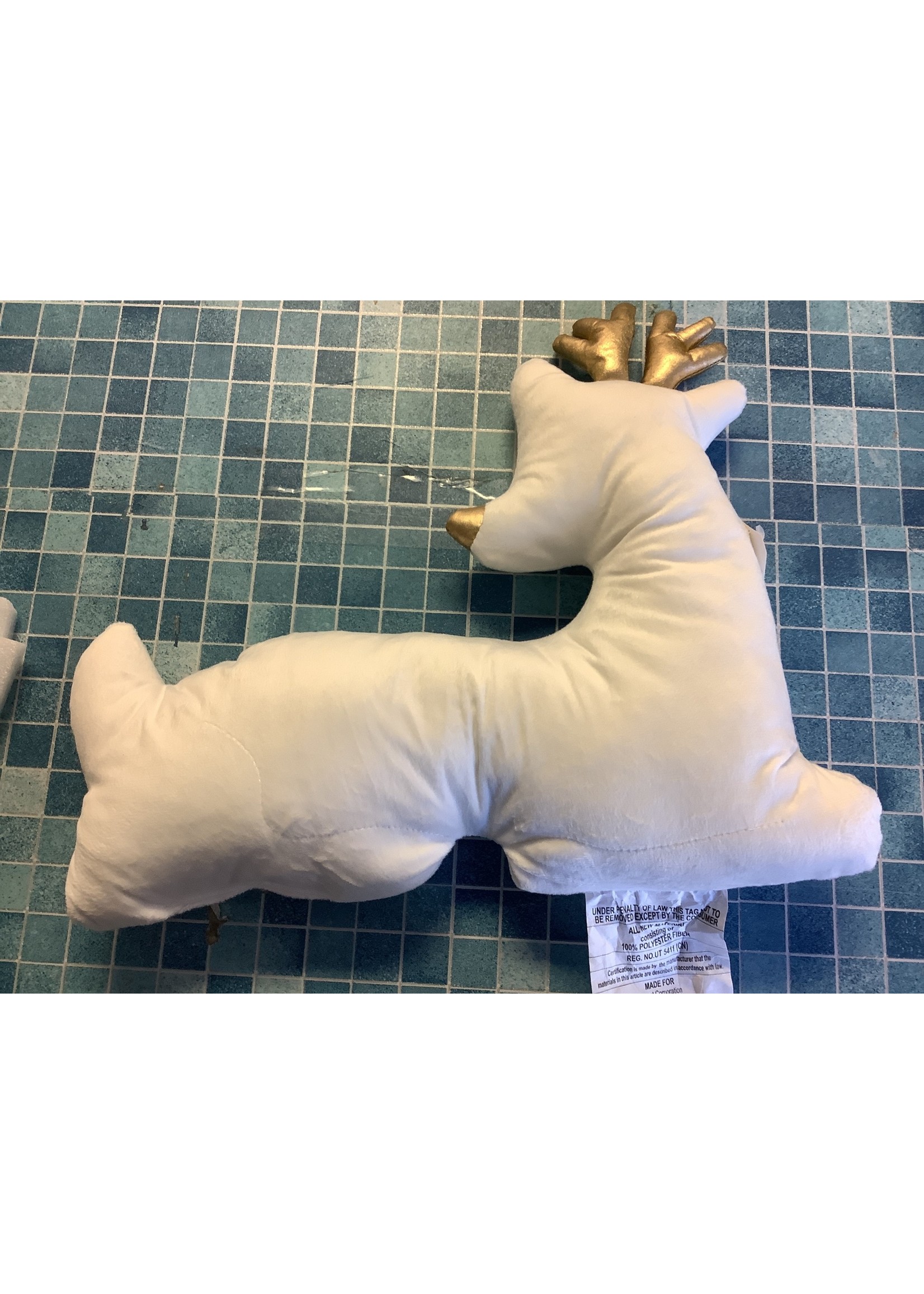 Reindeer decorative pillow