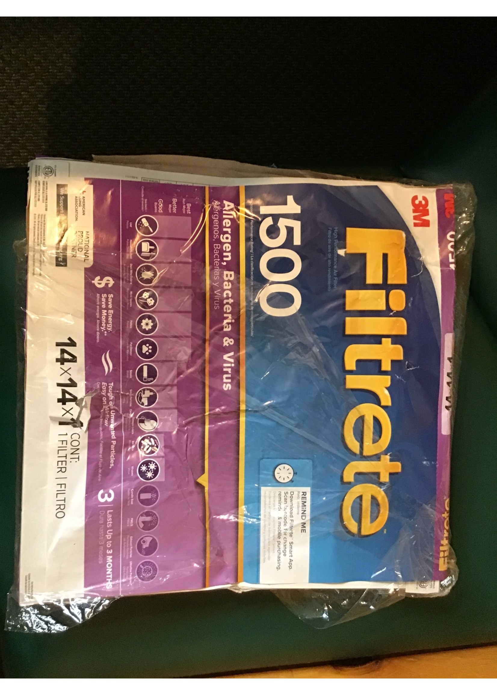 *Damaged packaging* Filtrete  14-in W x 14-in L x 1-in Healthy Living Electrostatic Pleated Air Filter
