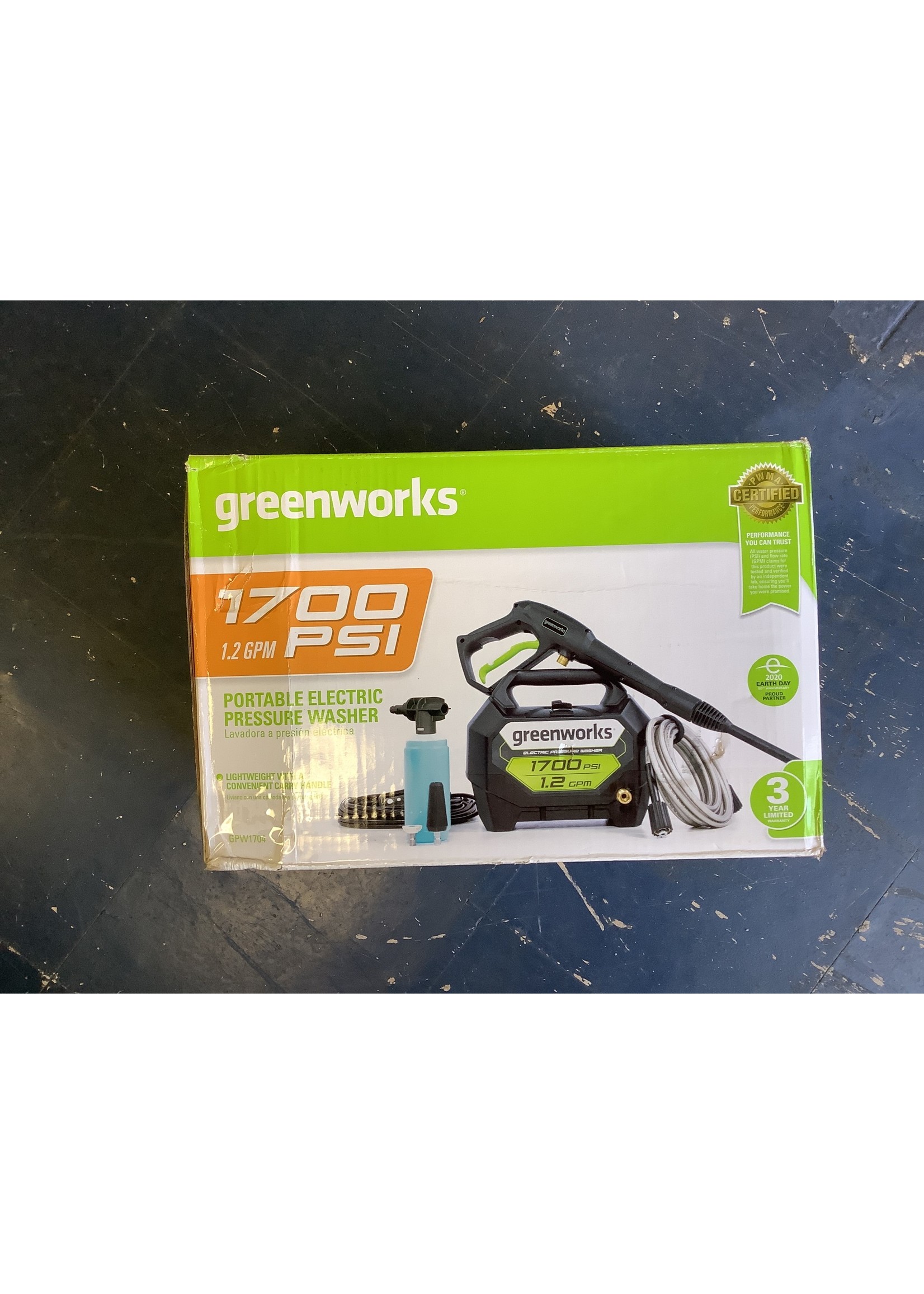 *used and tested* green works 1700 psi portable  electric pressure washer