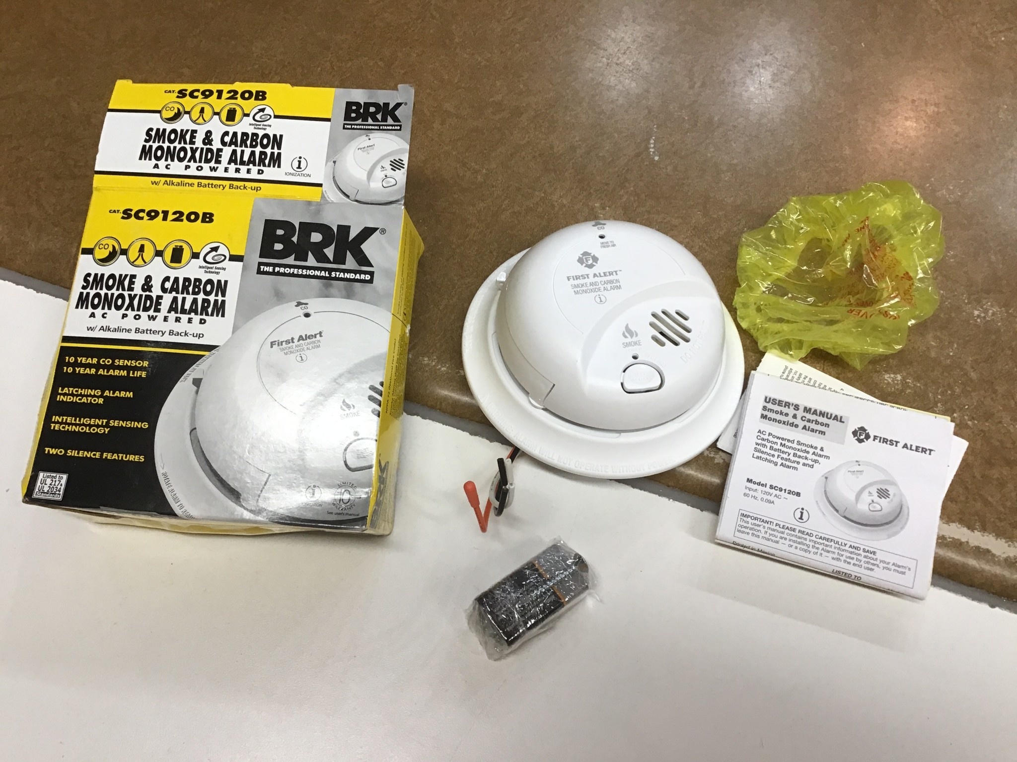 BRK First Alert SCO2B Carbon Monoxide & Smoke Alarm Combo Detector New BRK First Alert SCO2B Carbon Monoxide & Smoke Alarm Combo Detector New