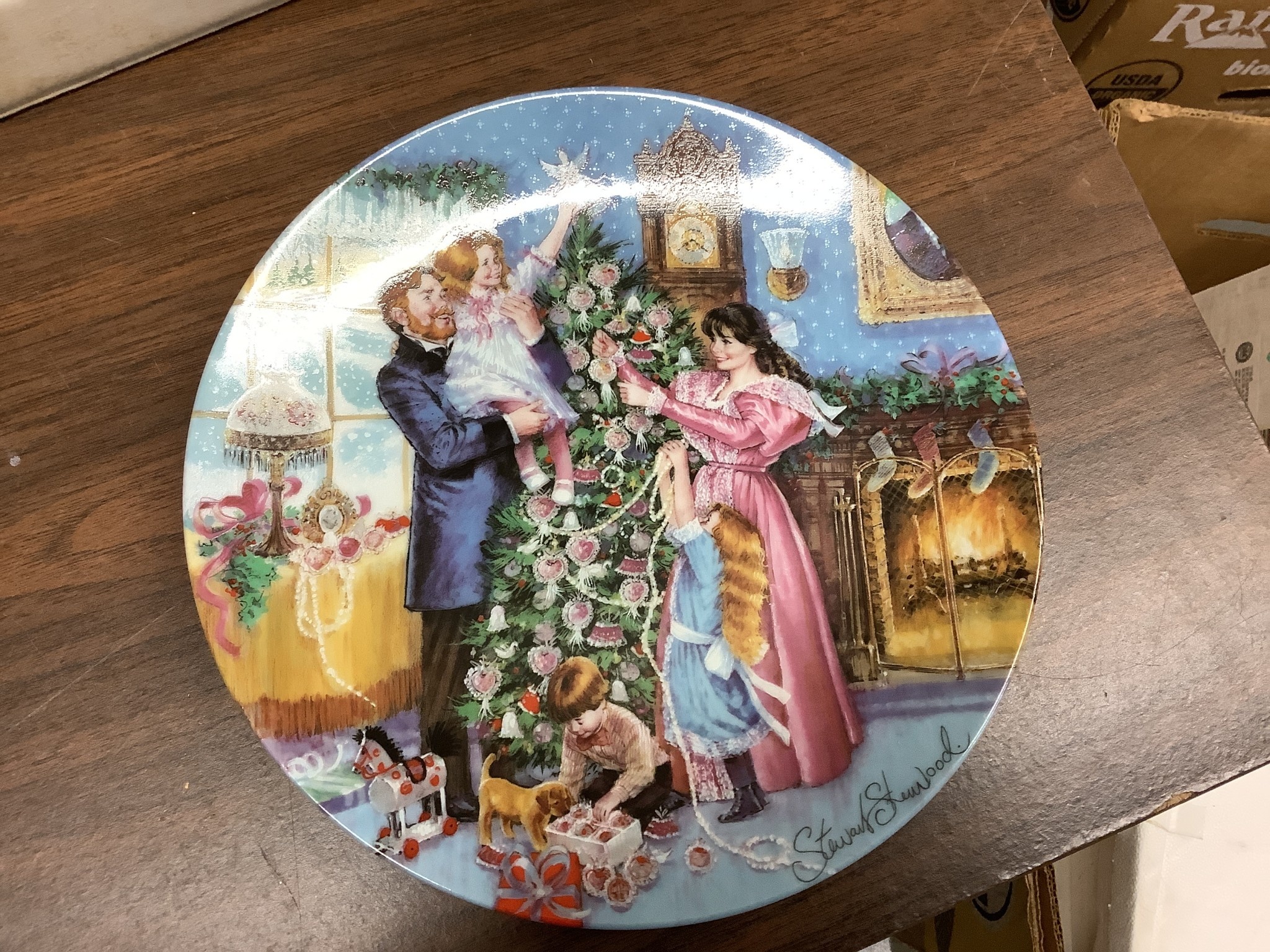 bradford-exchange-collectors-plate-1991-trimming-the-tree-bradex-nr