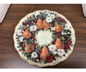 The Bradford Exchange Collectors Plate (1997) ? Golden