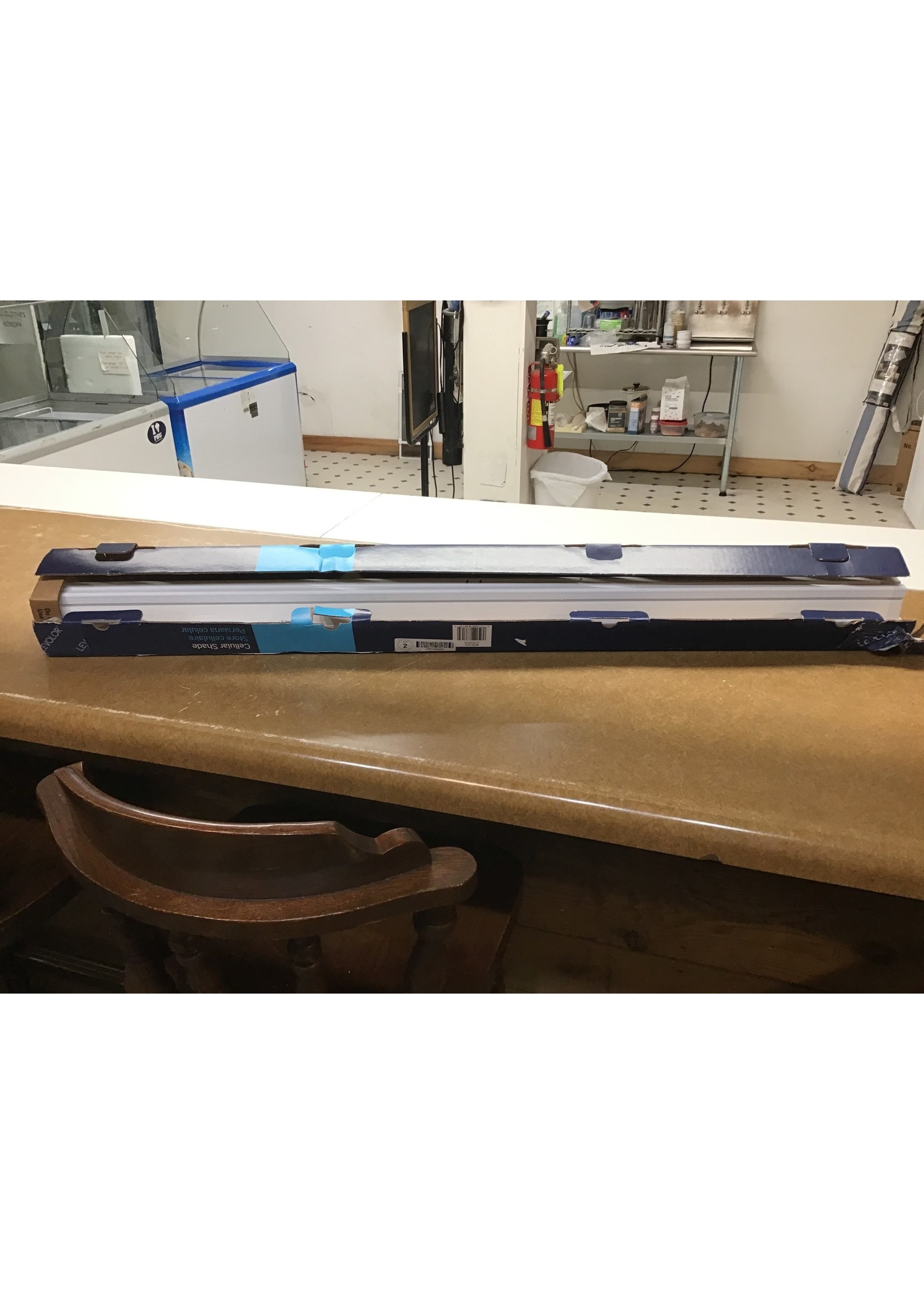 *open box - already cut to 42”**small scratches* LEVOLOR Trim+Go 48-in x 72-in Light Filtering Cordless Cellular Shade