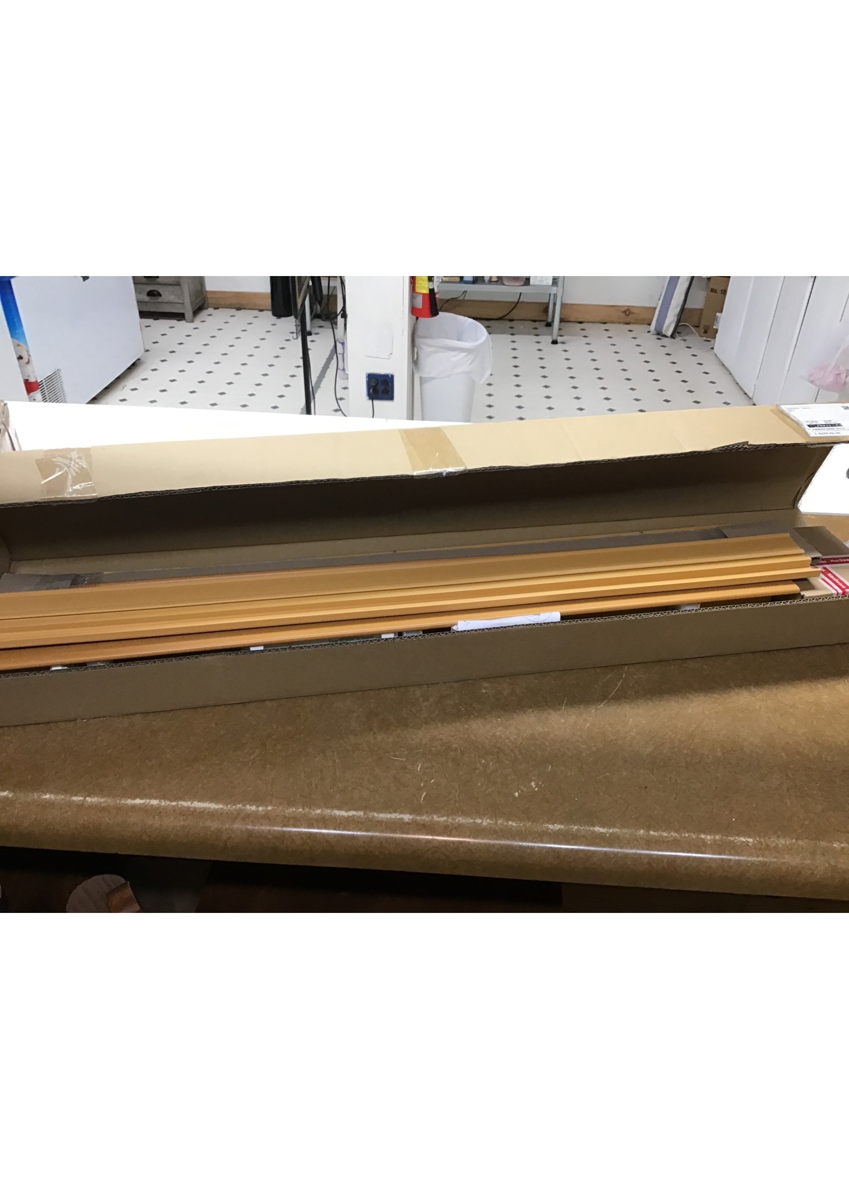 Nien Made, 2.5” Slats Cordless Blind, 35x64, Chestnut