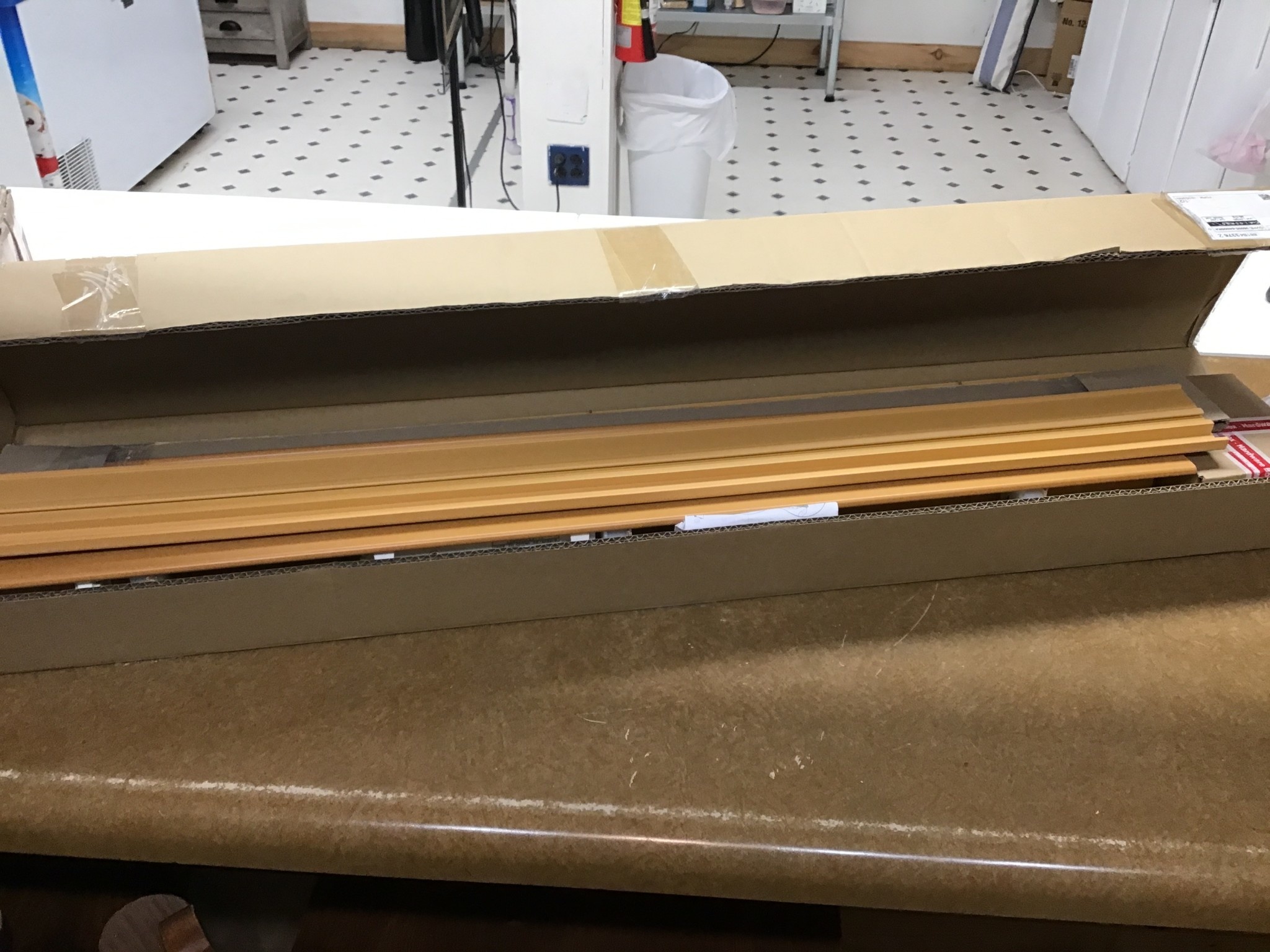 Nien Made, 2.5? Slats Cordless Blind, 35x64, Chestnut D3 Surplus Outlet