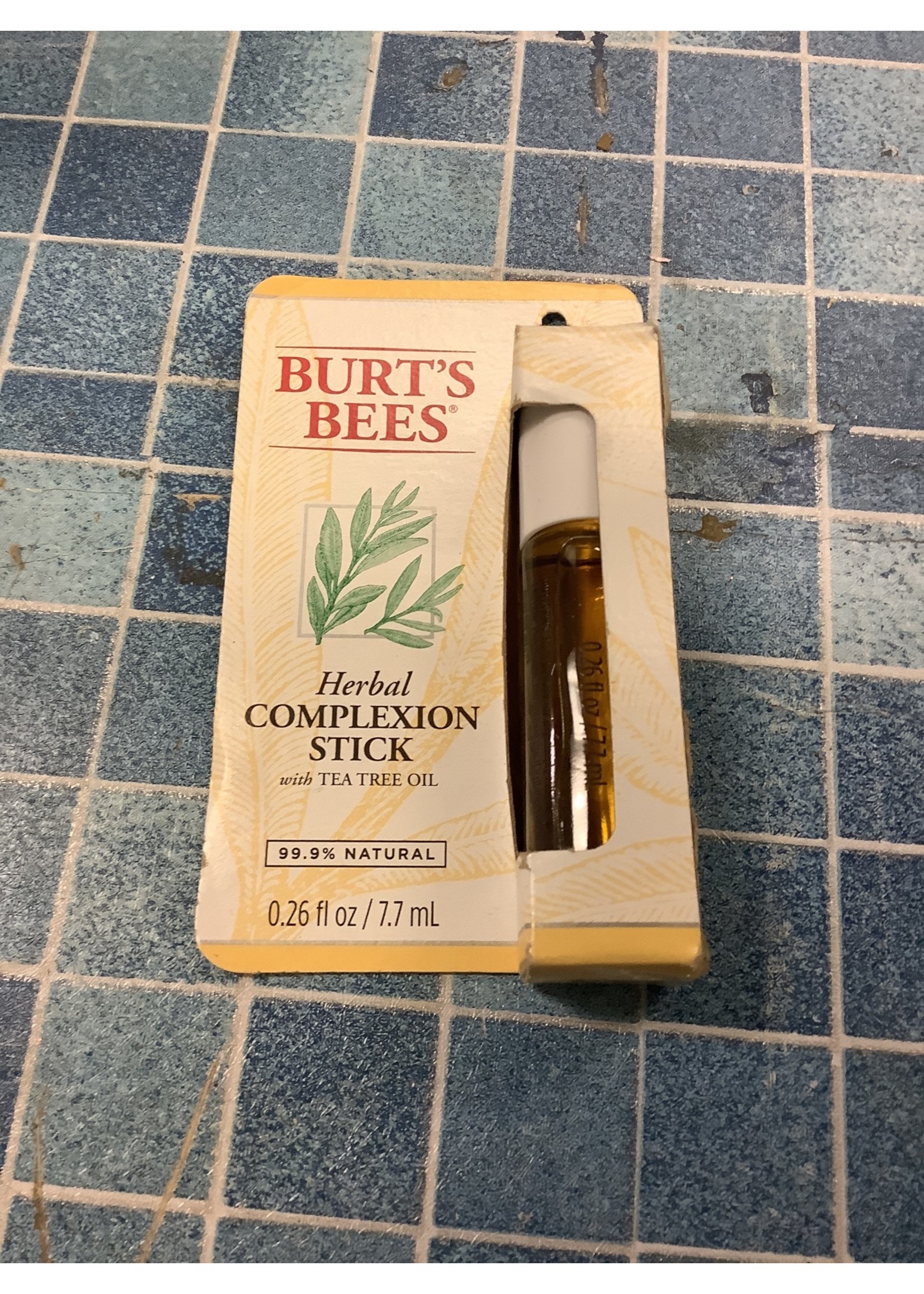 Lao Goed doen stijl Burt?s Bees Herbal Complexion Stick With Tea Tree Oil - D3 Surplus Outlet