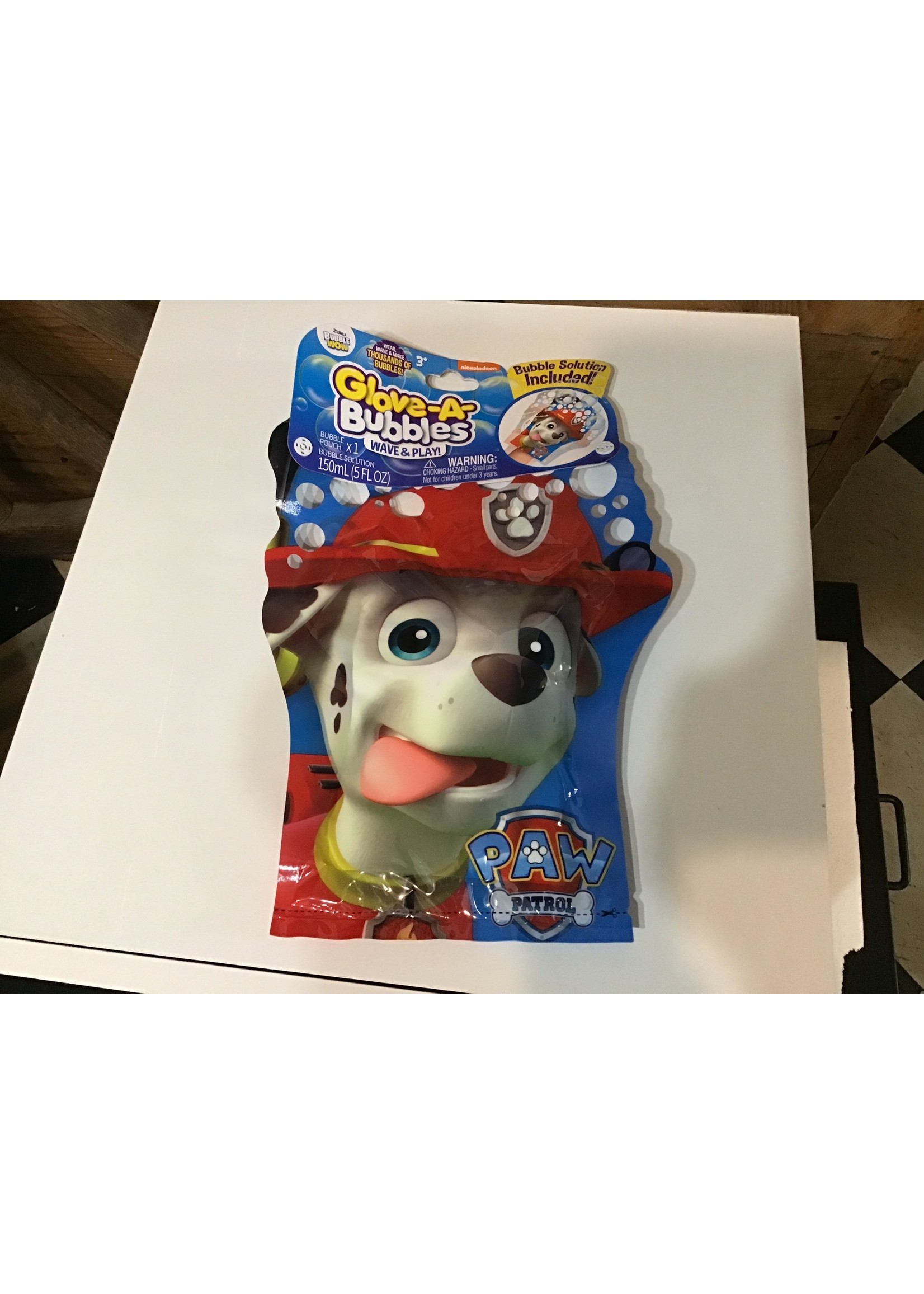 GLOVE A BUBBLES WAVE AND PLAY THOUSANDS OF BUBBLES PAW PATROL MARSHAL DOG NEW