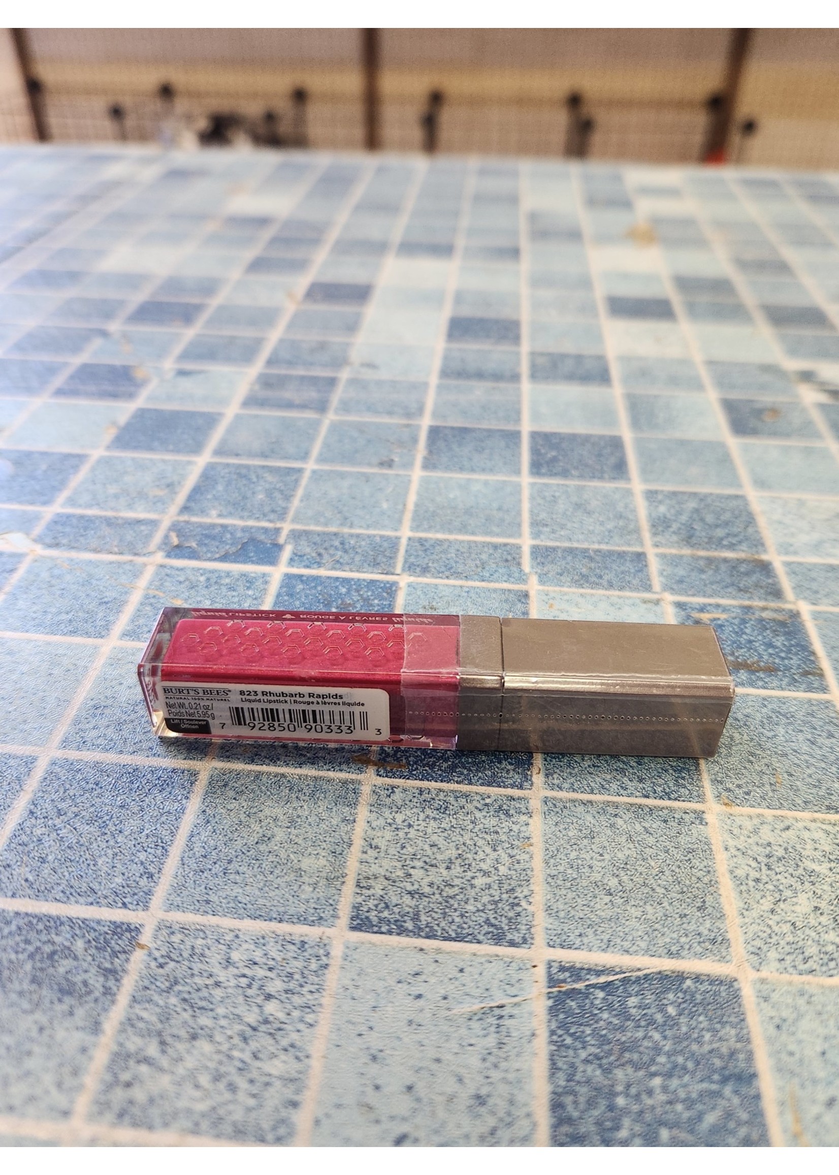 Burt's Bees Liquid Lipstick 823 Rhubarb Rapids .21oz