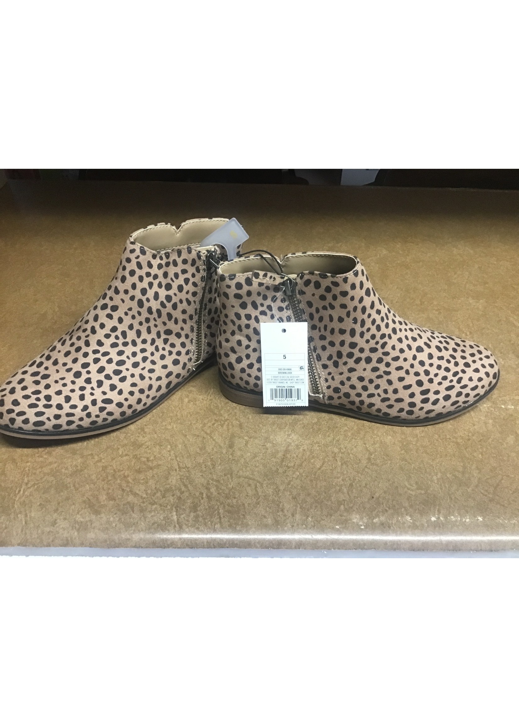 Cat & Jack Adult Boot size 5 Leopard