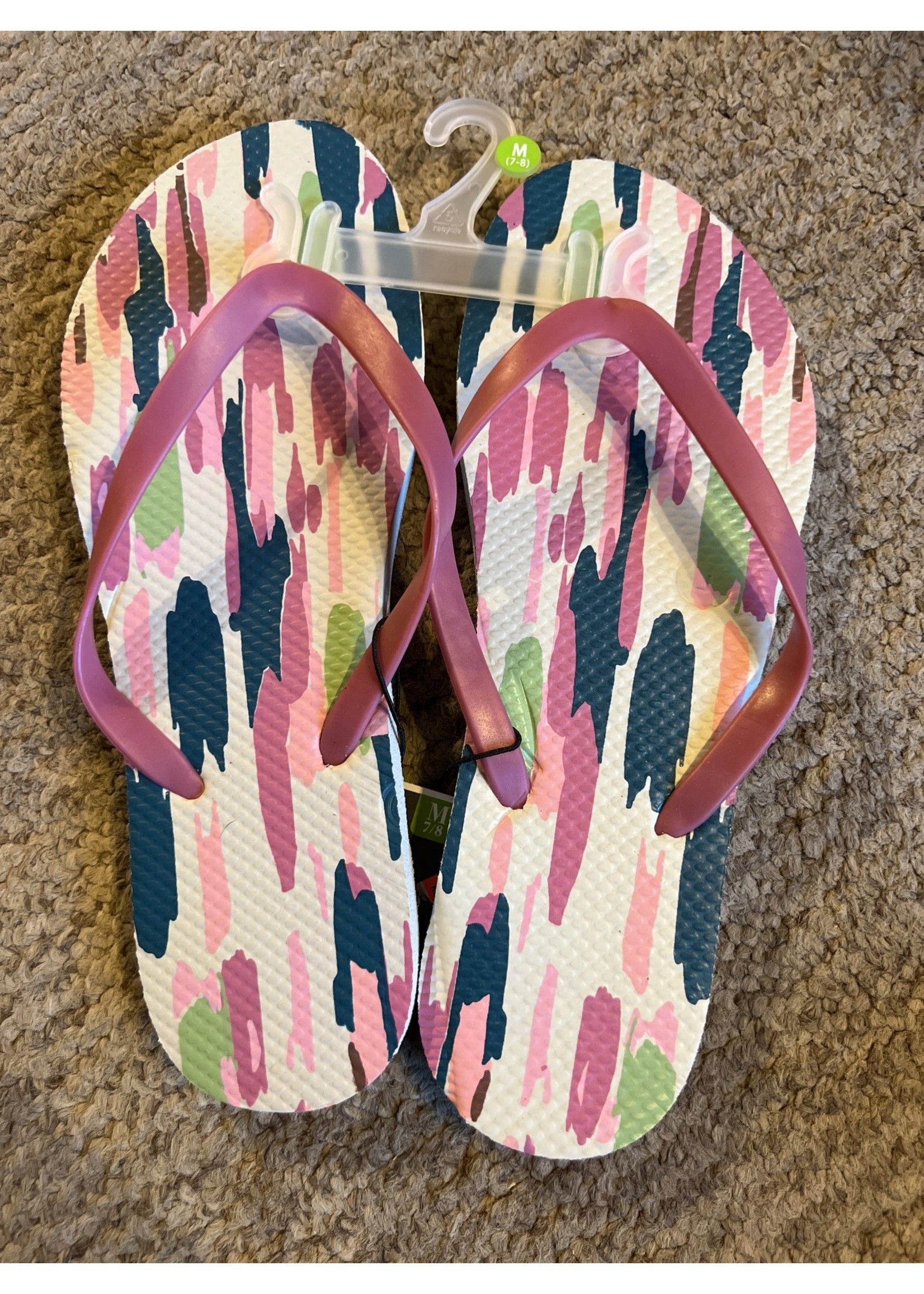 Dented- WestLoop women’s flip flops size M 7/8 pink camo