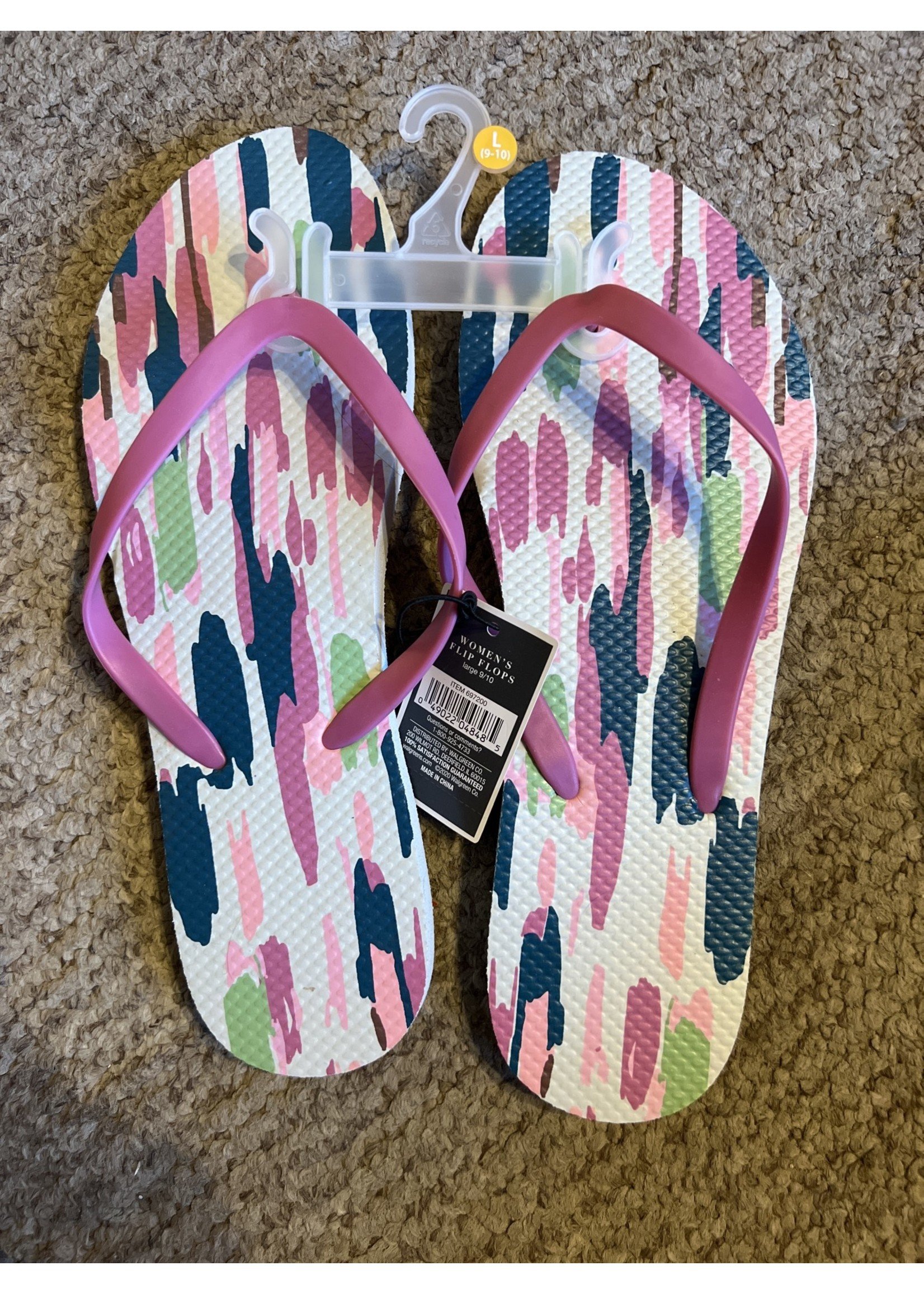 Dented- WestLoop women’s flip flops size L 9/10 pink camo