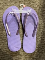 Little Dented- West Loop Women’s Flip Flops S 5/6 purple