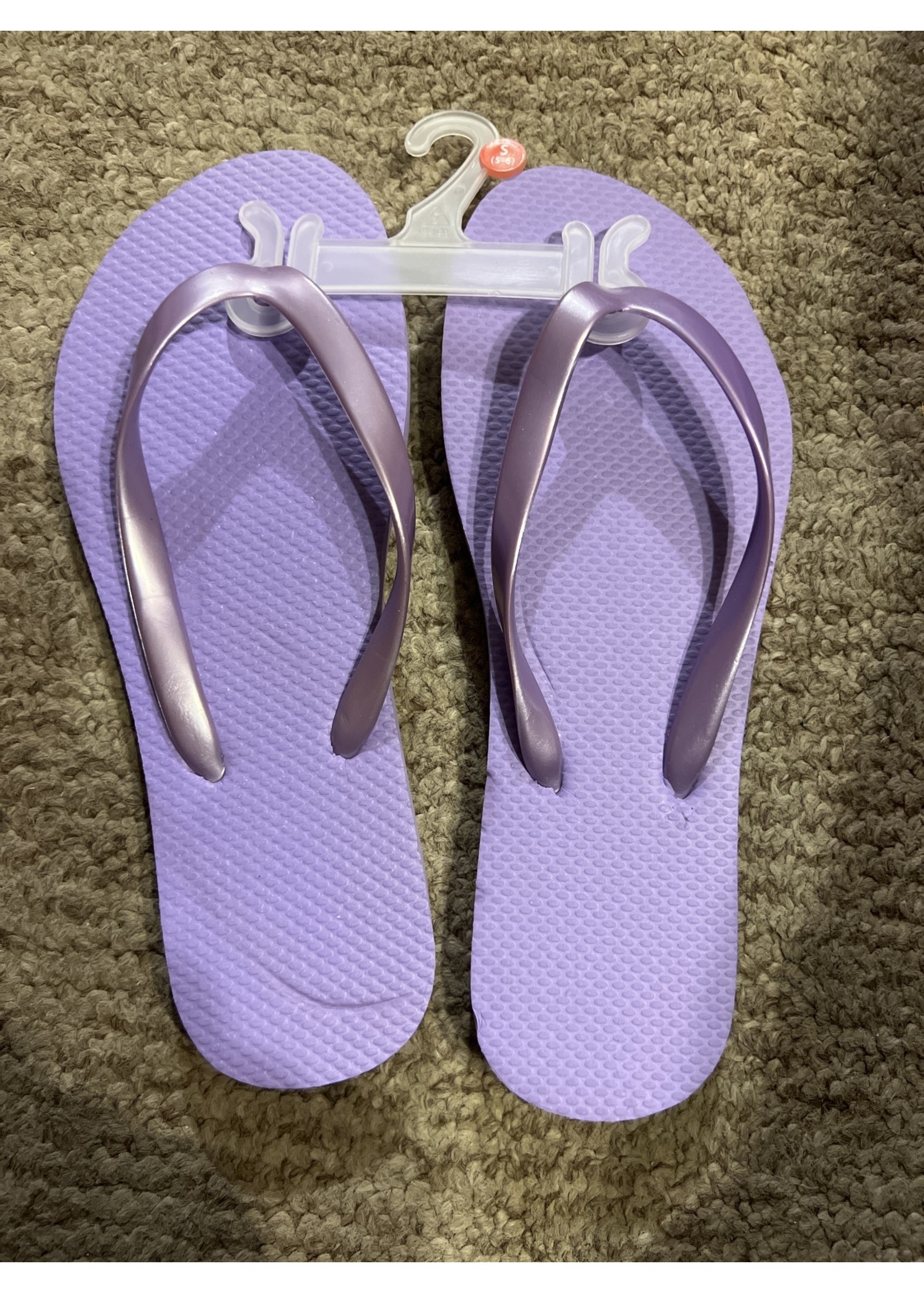 Little Dented- West Loop Women’s Flip Flops S 5/6 purple