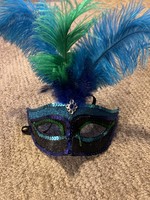 NWOT- Halloween Mardi Gras Mask blue/green feathers