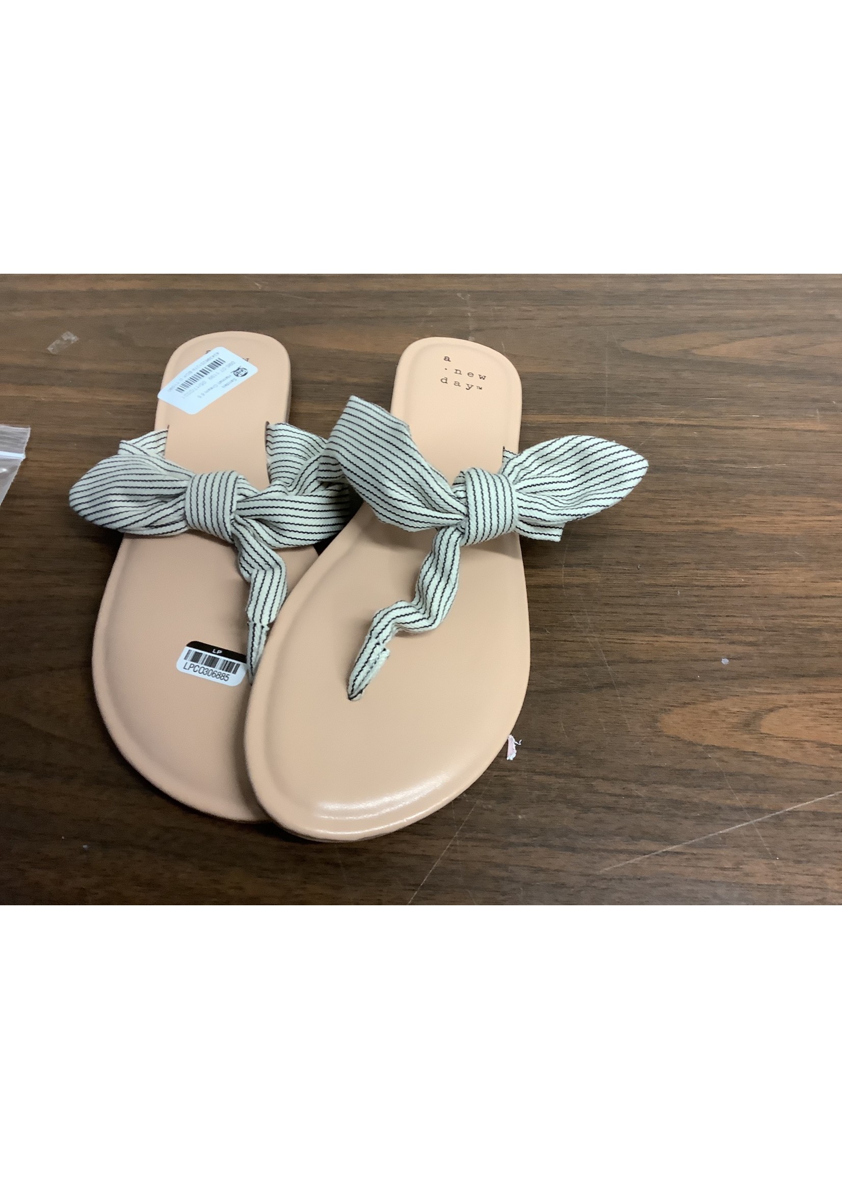 Flip flop Sandals size 6.5 Hannah Cream A New Day