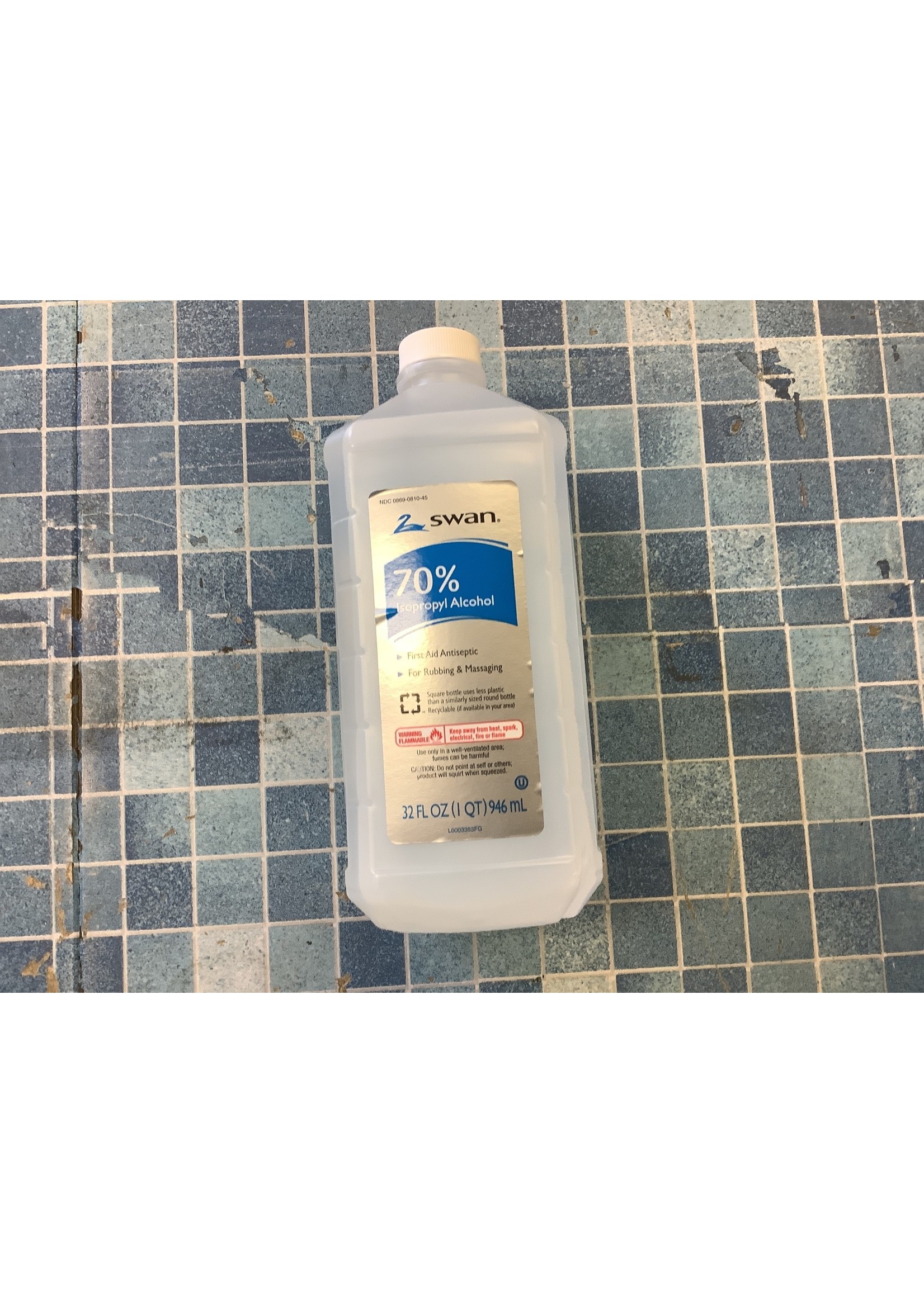Swan 70% Isopropyl Alcohol 32 oz.