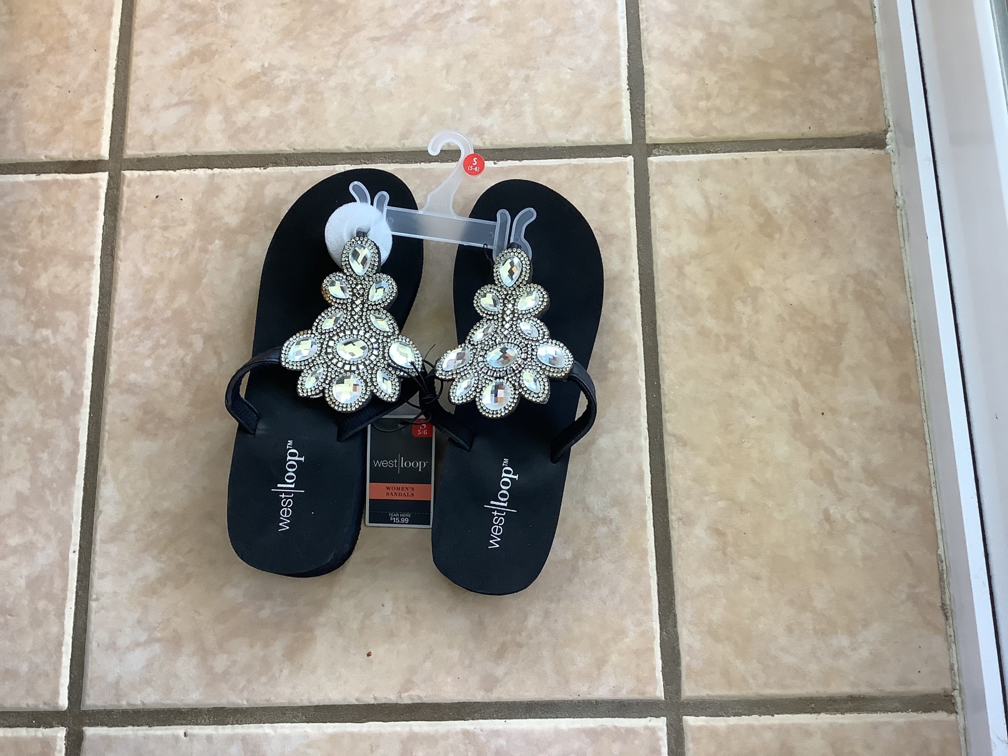 West loop Women s Sandals Black Silver sz Sm 5 6 D3 Surplus Outlet