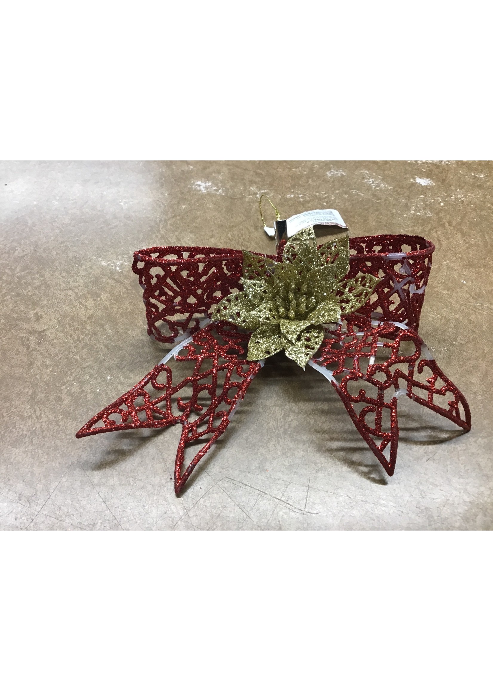*some red glitter falling off* Glitter tree clip