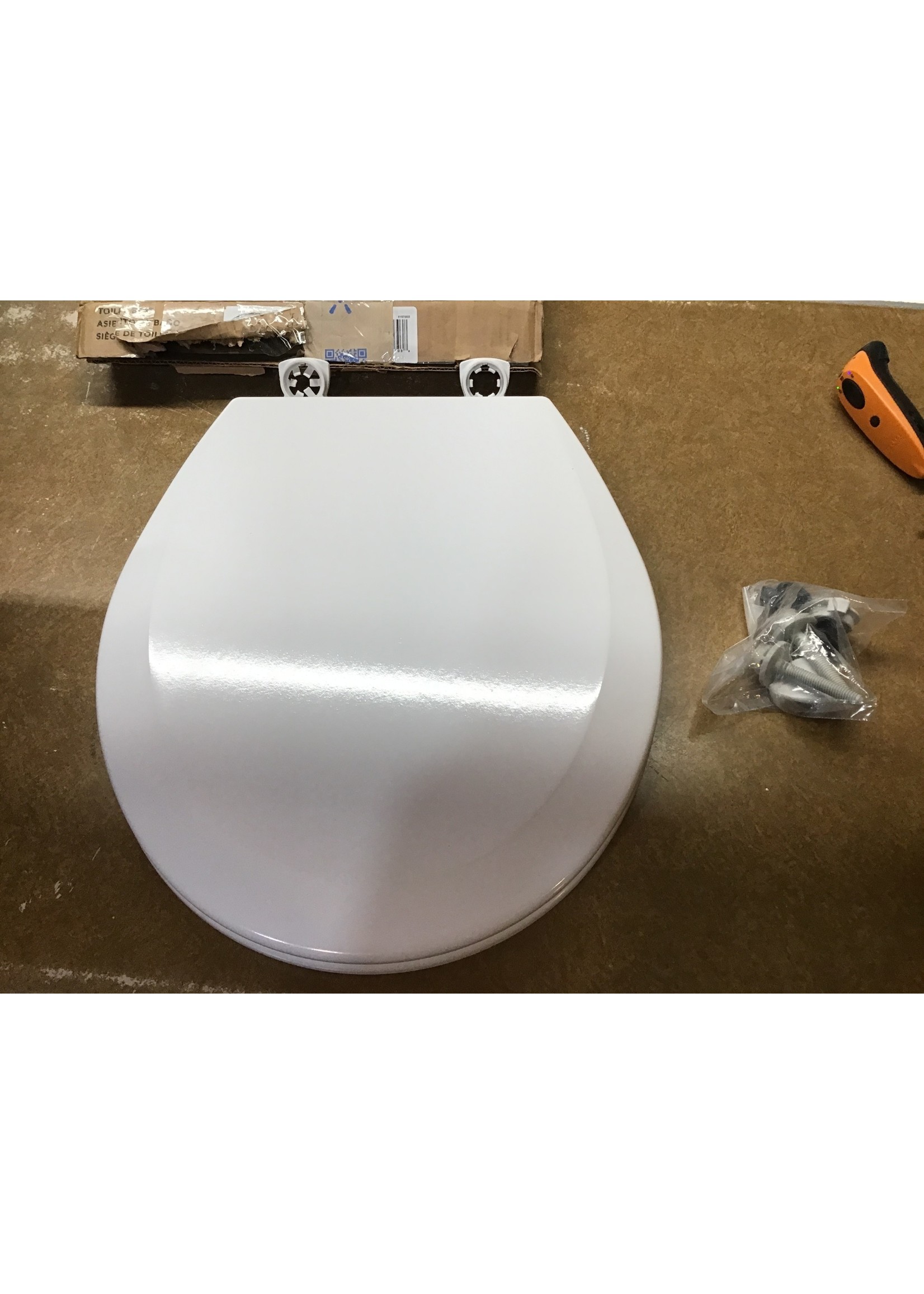 Distressed connector- Bemis Round Enameled Wood Toilet Seat in Cotton White with EasyClean Hinge
