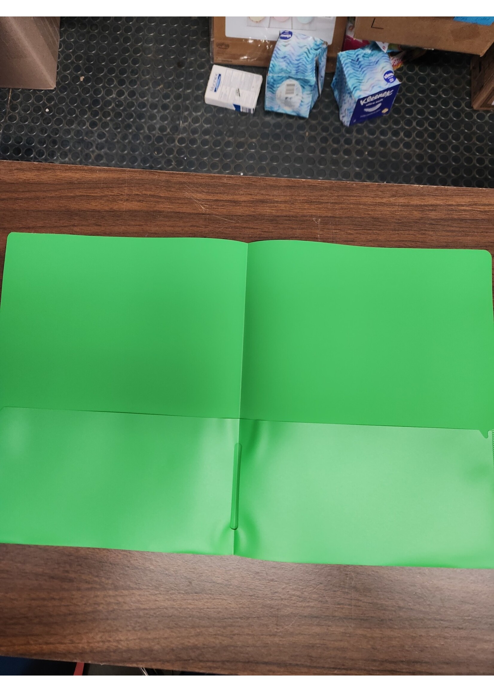 Green Wexford 9.37"x11.5" Plastic 2 Pocket Folder