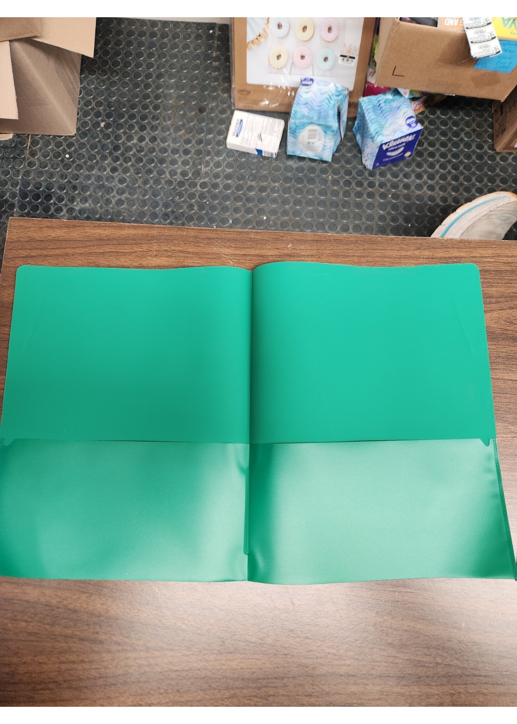 Green Wexford 2 Pocket Poly Folder 9.37"x11.5"