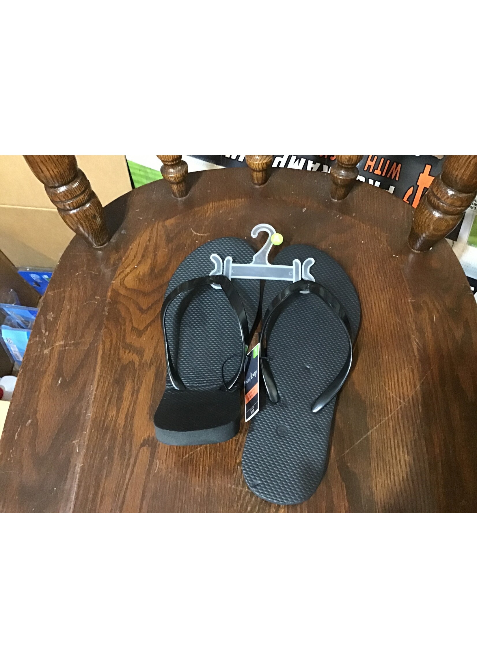 WestLoop women’s flip flops size M 7/8