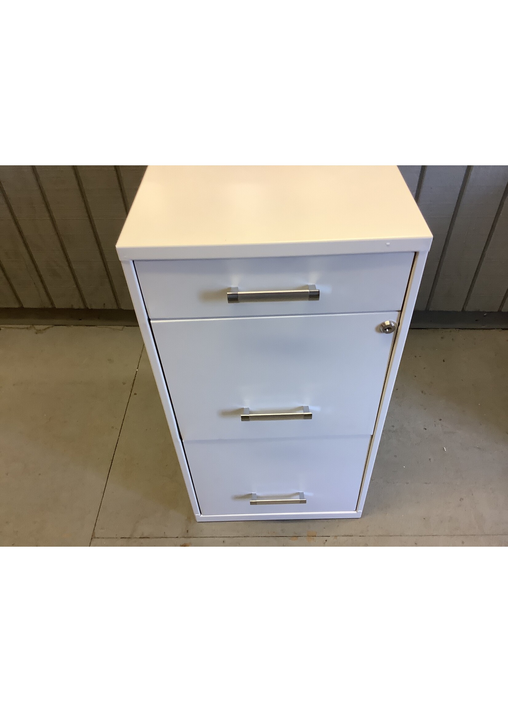 *No Keys* Small scratch & sm dent* Space Solutions 3-Drawer Steel Filing Cabinet