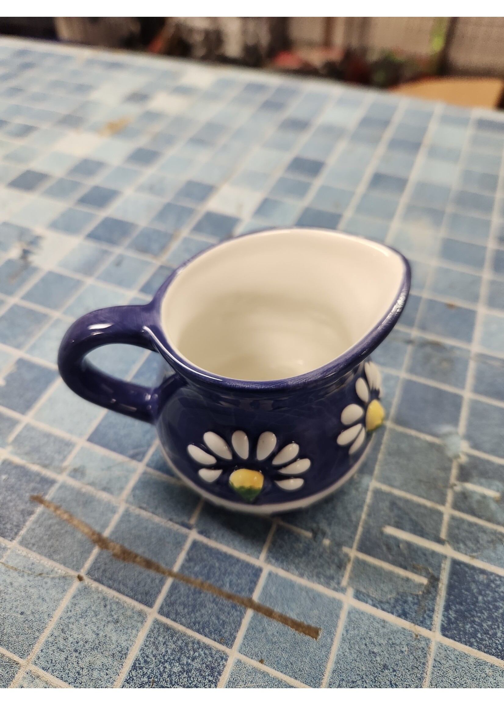 *Small Chip Oneida China Spring Daisy Creamer Blue/White
