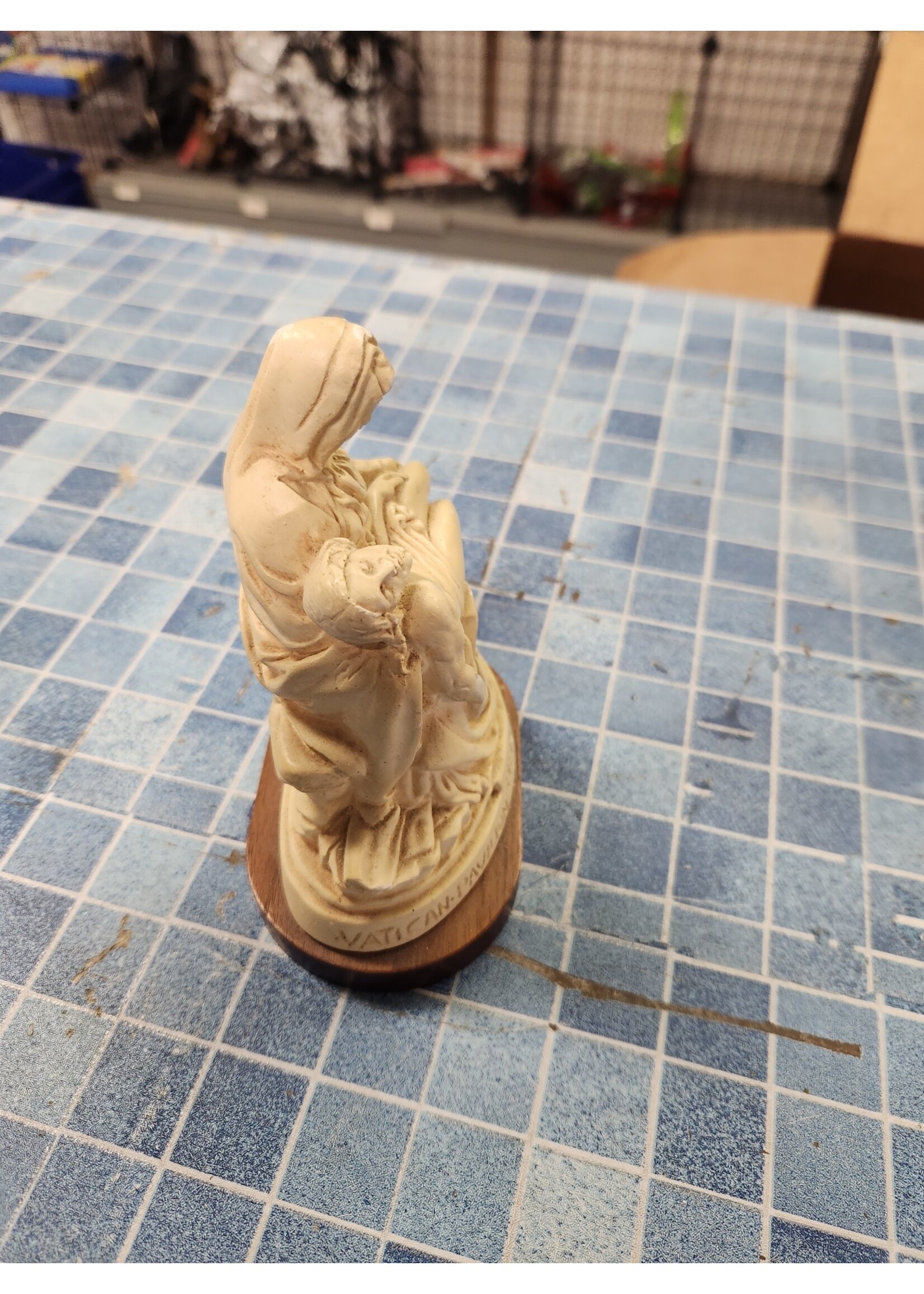 1964-65 NY World's Fair Vatican Pavilion Pieta Inscribed 6" Statue w Wood Base