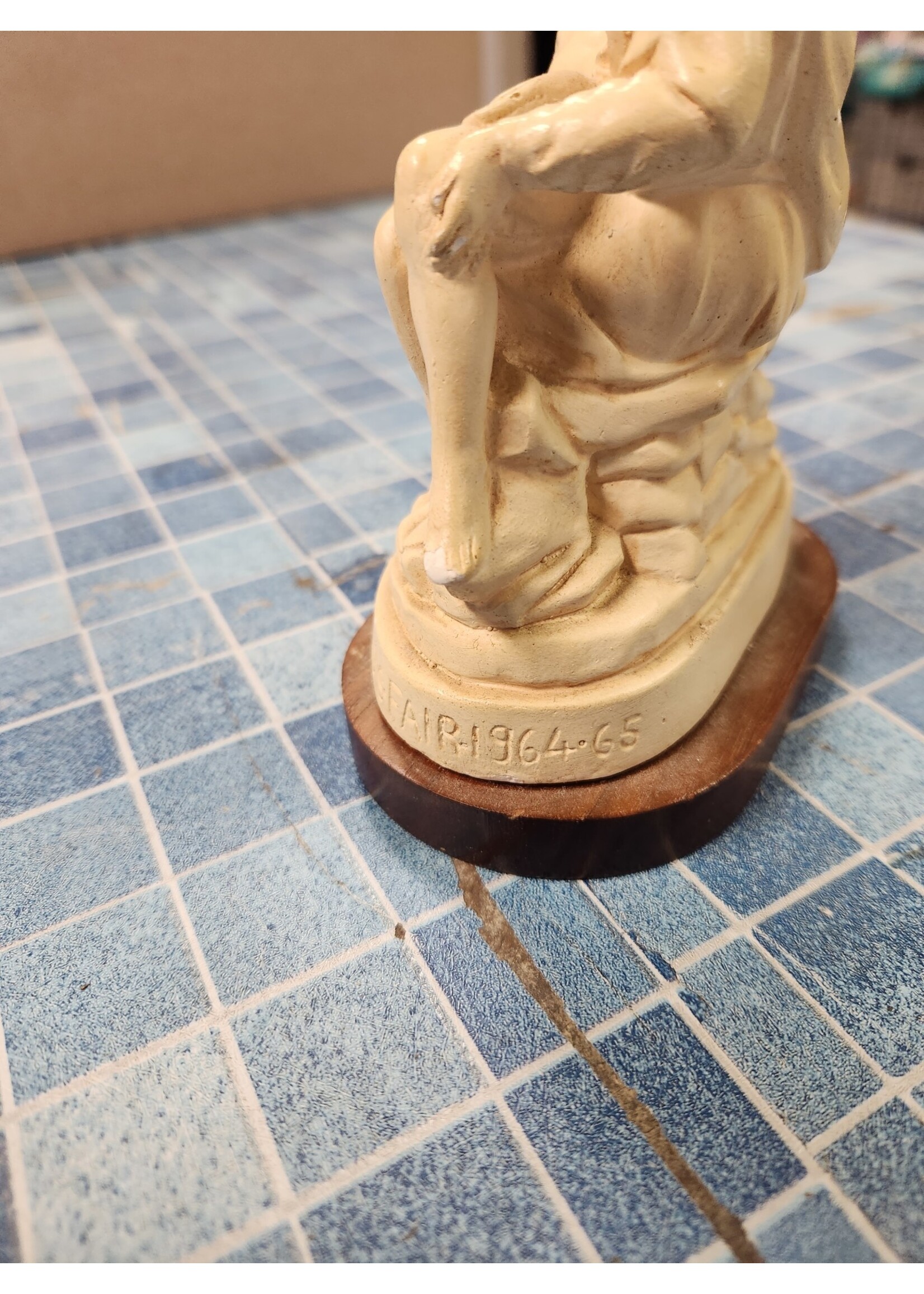 1964-65 NY World's Fair Vatican Pavilion Pieta Inscribed 6" Statue w Wood Base
