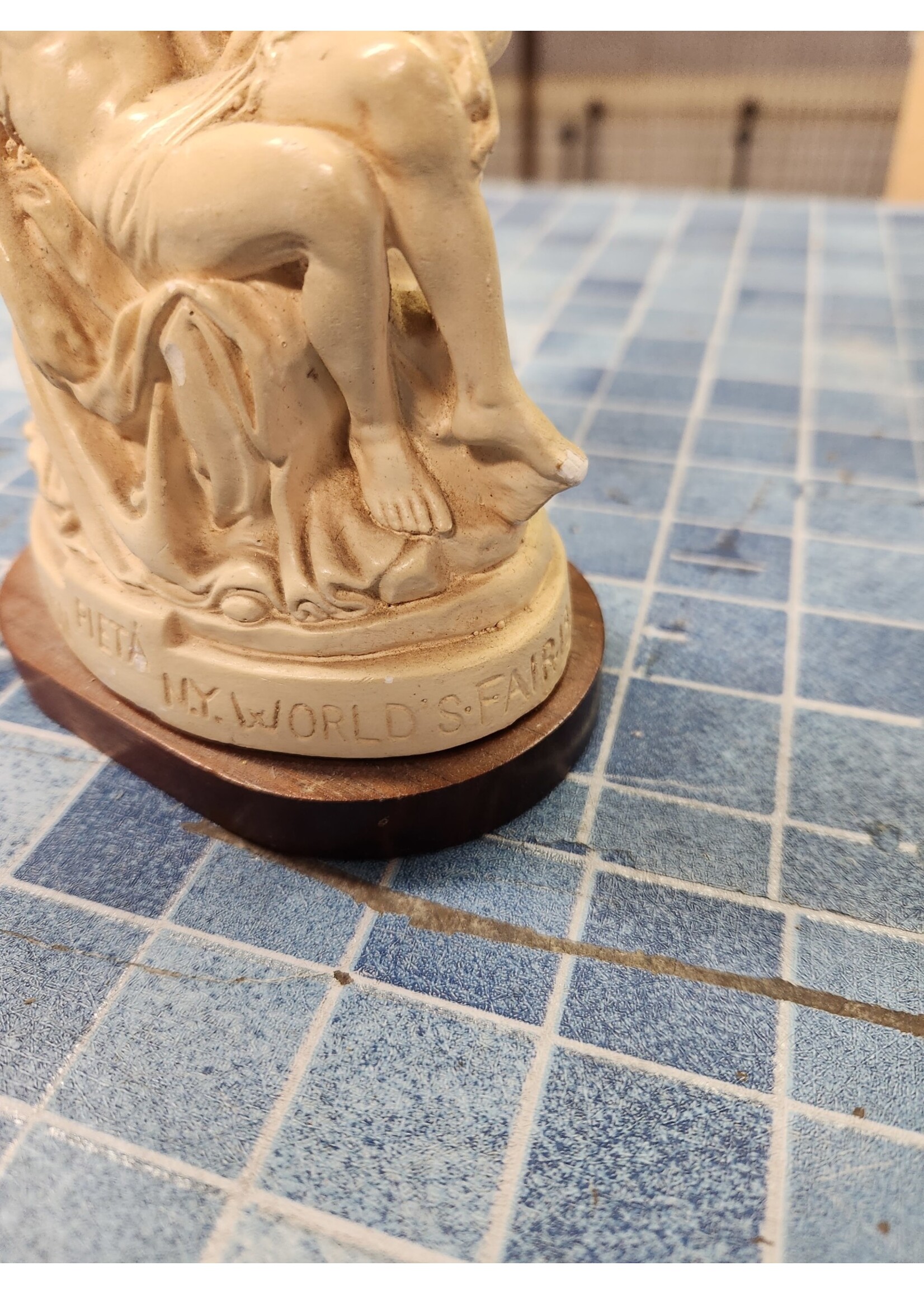 1964-65 NY World's Fair Vatican Pavilion Pieta Inscribed 6" Statue w Wood Base