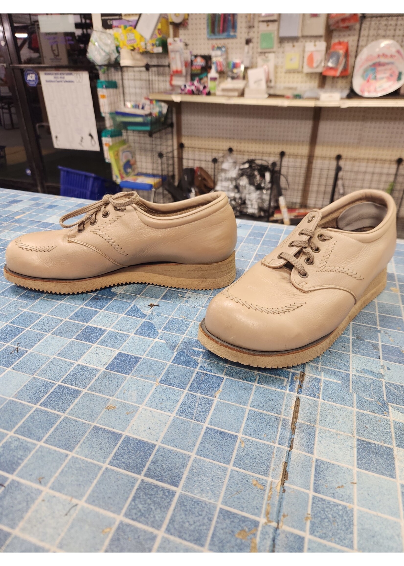 *Used Vtg Drew Oxford Orthopedic Vibram Sole Lace-Up Tan Shoes Women's Size 9D