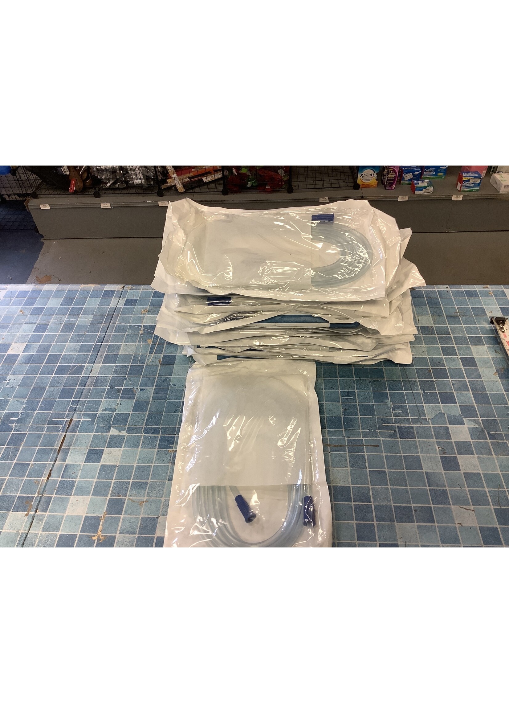 Box of 20 Covidien 8888301622 Argyle Suction Tubbing 1/4”x12’ Molded Connectors