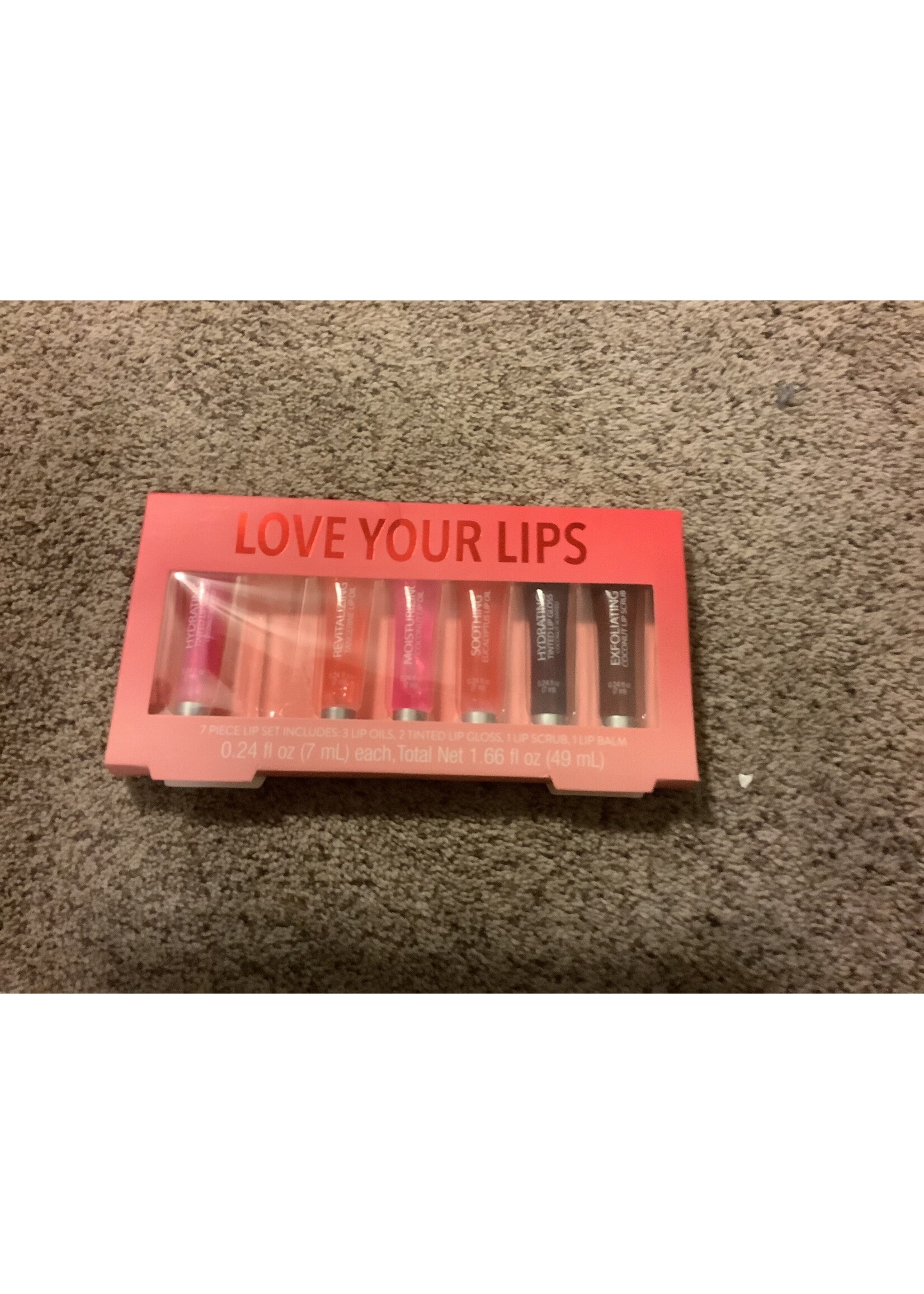 *Missing One Love Your Lips Juicy Tube Lip Gloss Gift Set - 1.65 fl oz/7ct