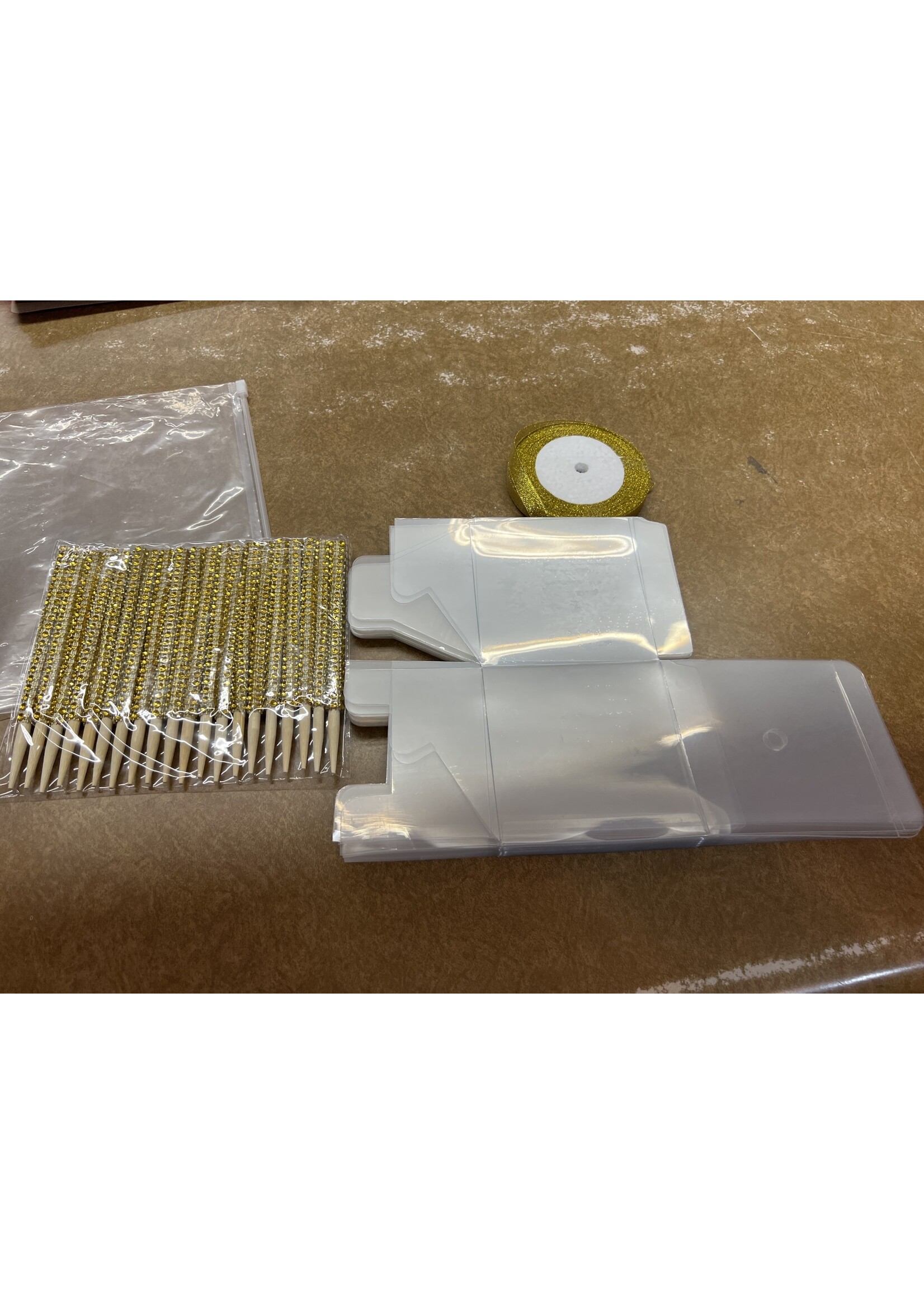 20pk PVC box 4”x4” gold stick and ribbon