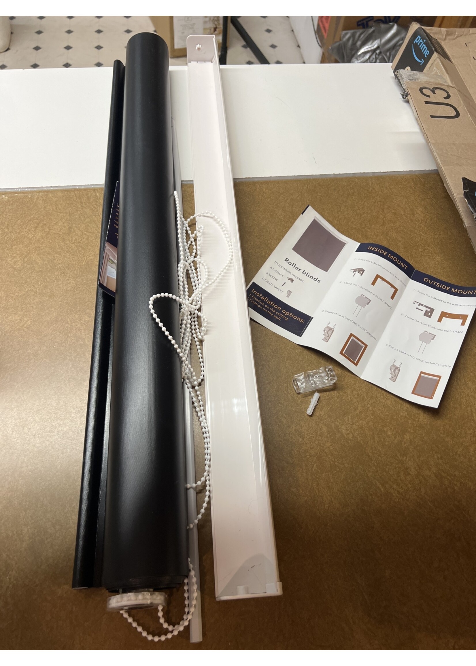 Missing L-shaped bracket *Kuayixia black out roller blind