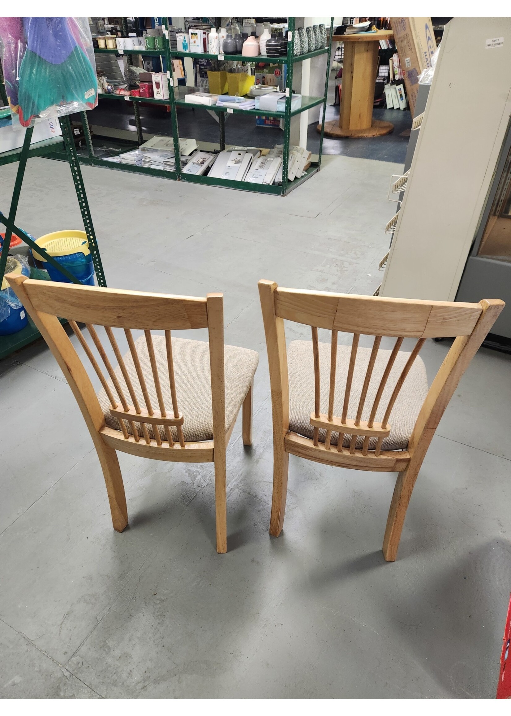 *Used Set of 2 Dining Table Chairs