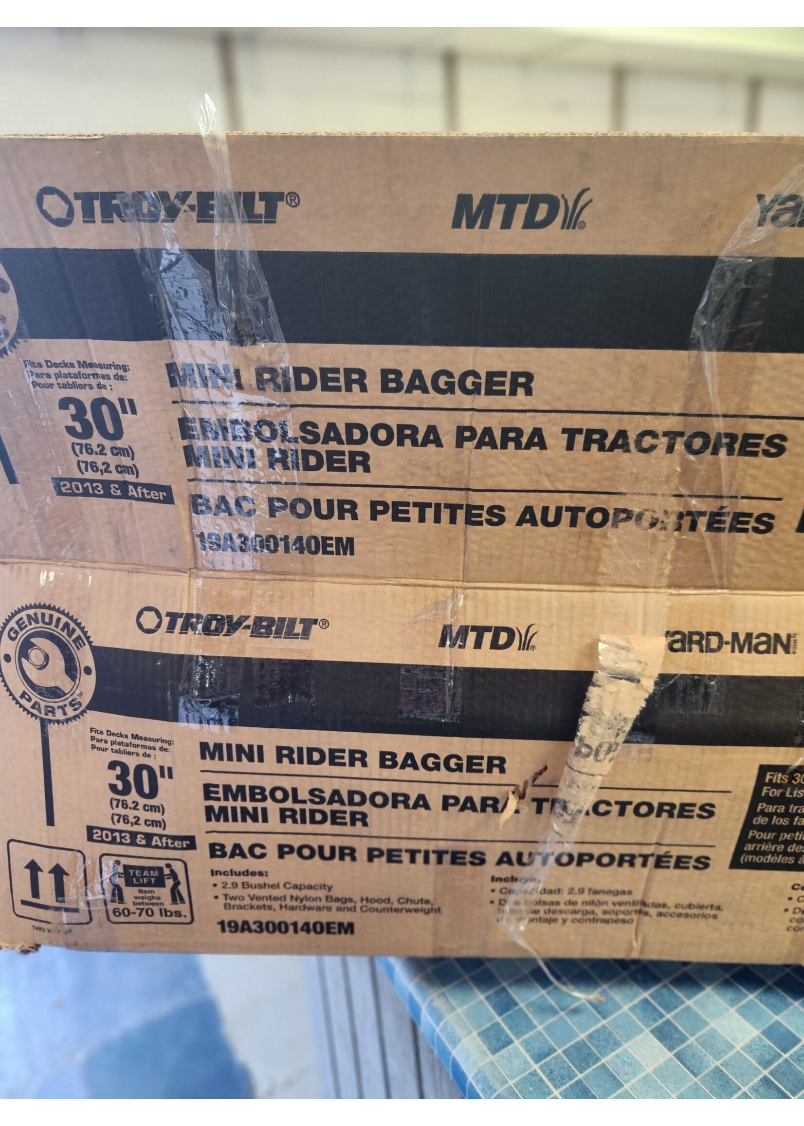 Mini Rider Bagger Troy-Bilt/Cub Cadet (30") Rear Engine Rider Twin Bagger 19A300140EM