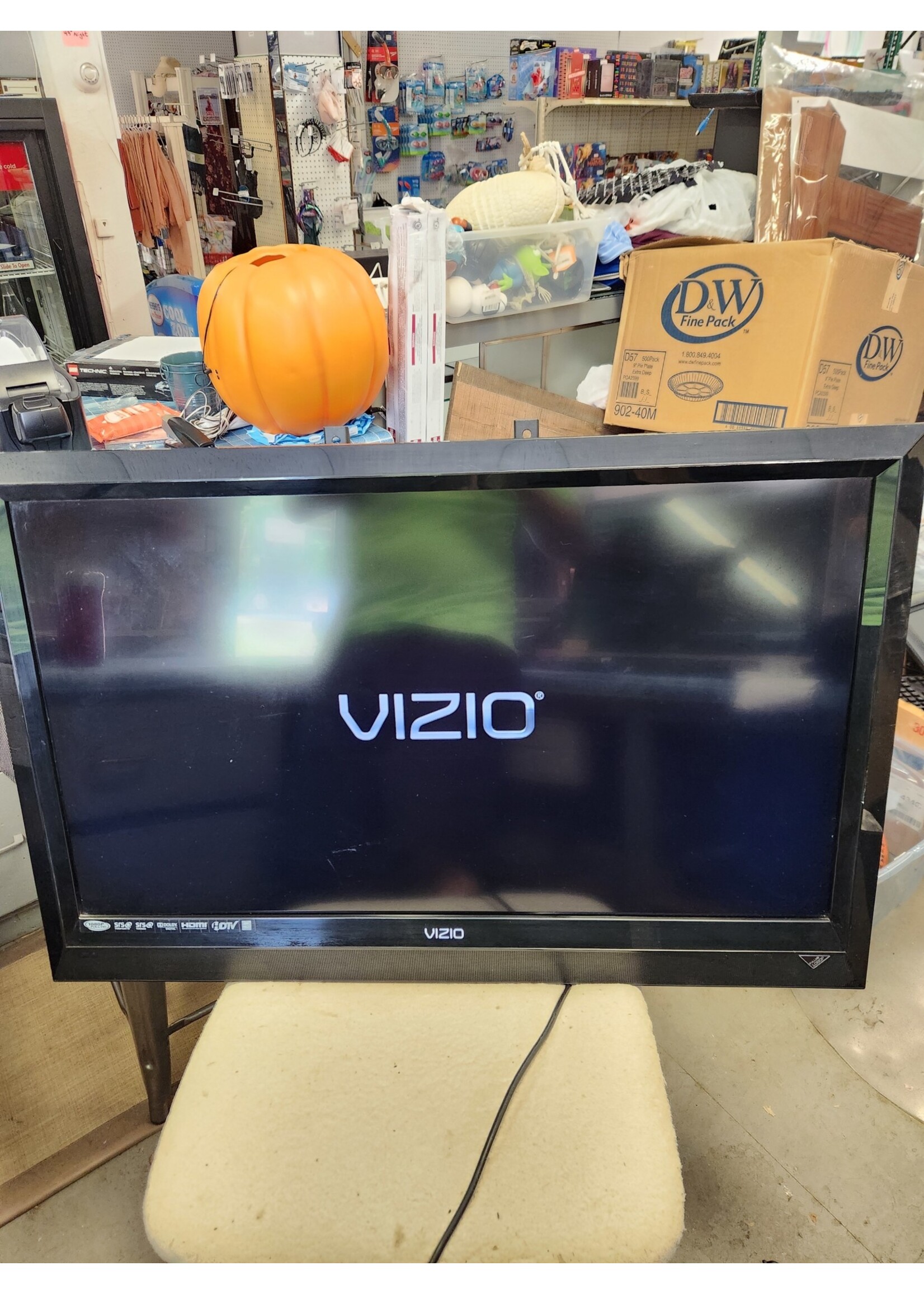 *No Remote Vizio E370VL 37" Television TV w/ Wall Mount