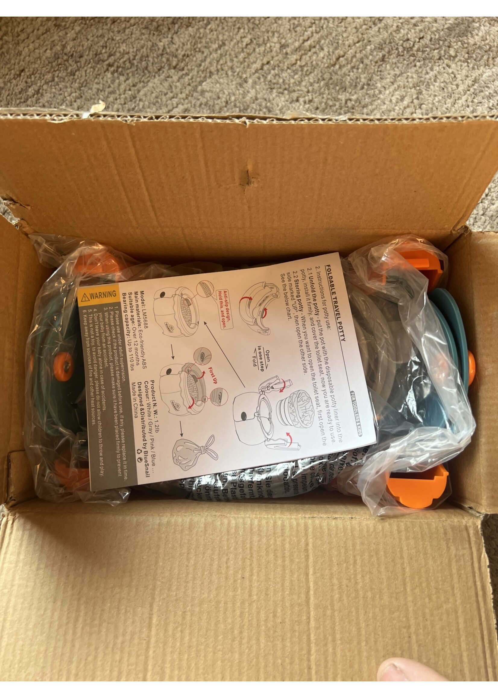 Blue Snail Foldable Travel Potty w/ storage bag #LM5688