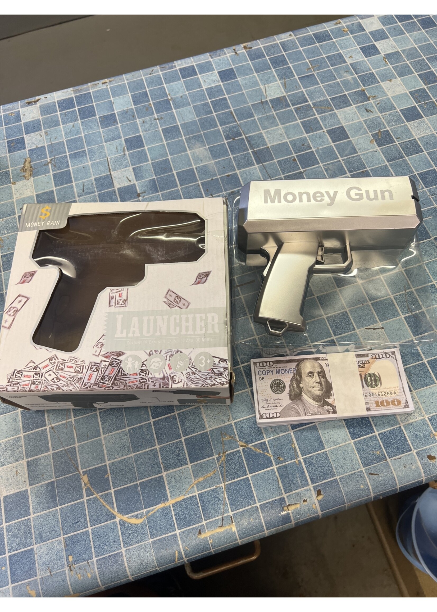Money Rain Banknote Launcher 100 notes