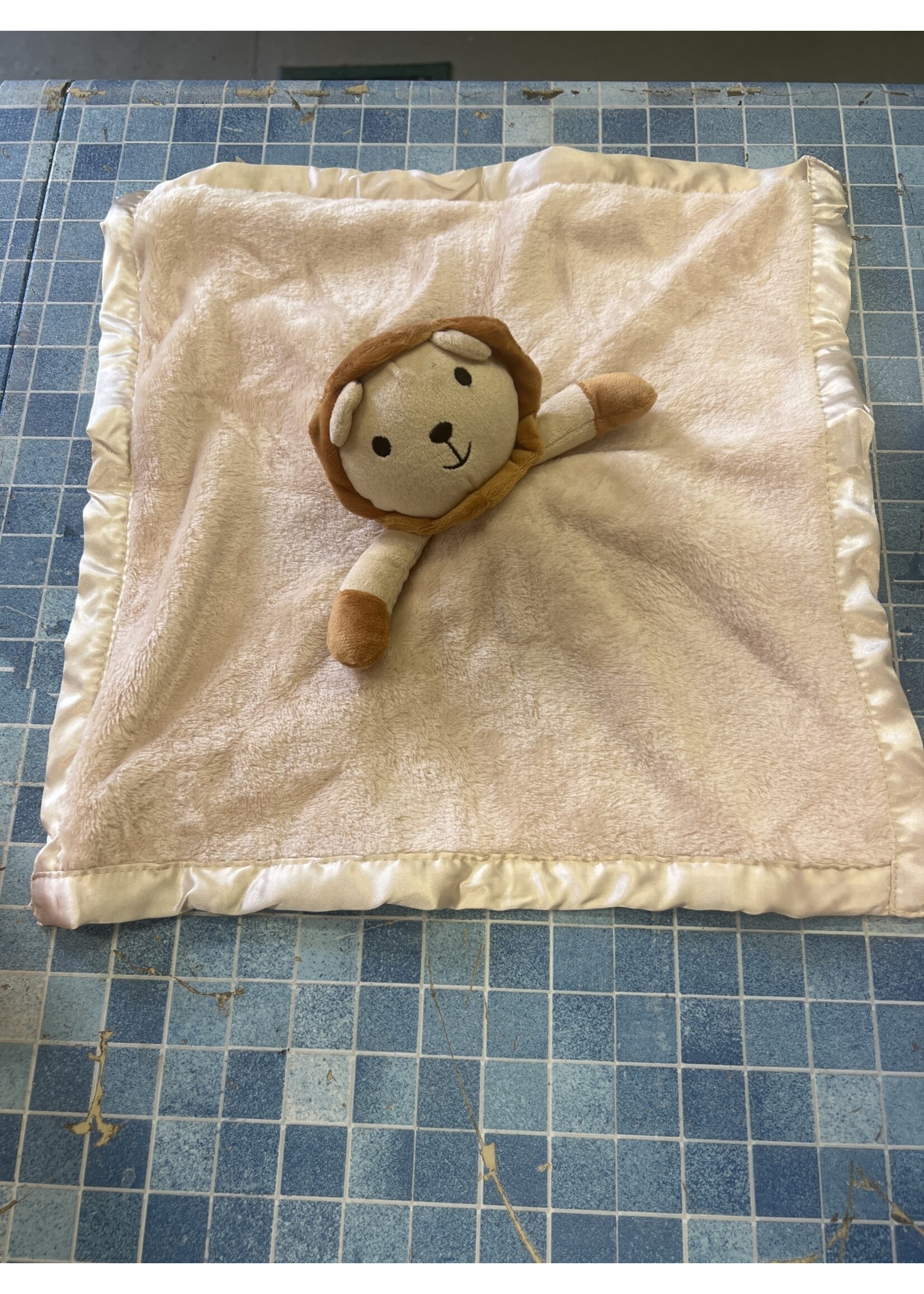 Pro Goleem Baby Lovey Lion security blanket