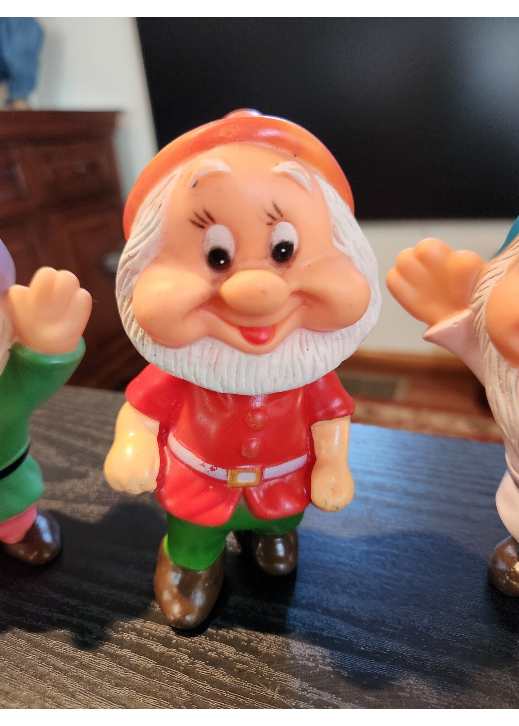 Vintage Disney Complete Set 4.5 inch Rubber Squeak Toy Snow White & 7 Dwarfs.