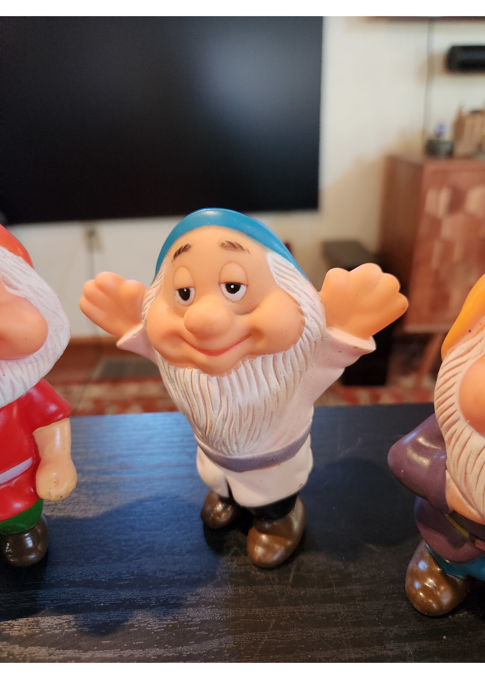 Vintage Disney Complete Set 4.5 inch Rubber Squeak Toy Snow White & 7 Dwarfs.