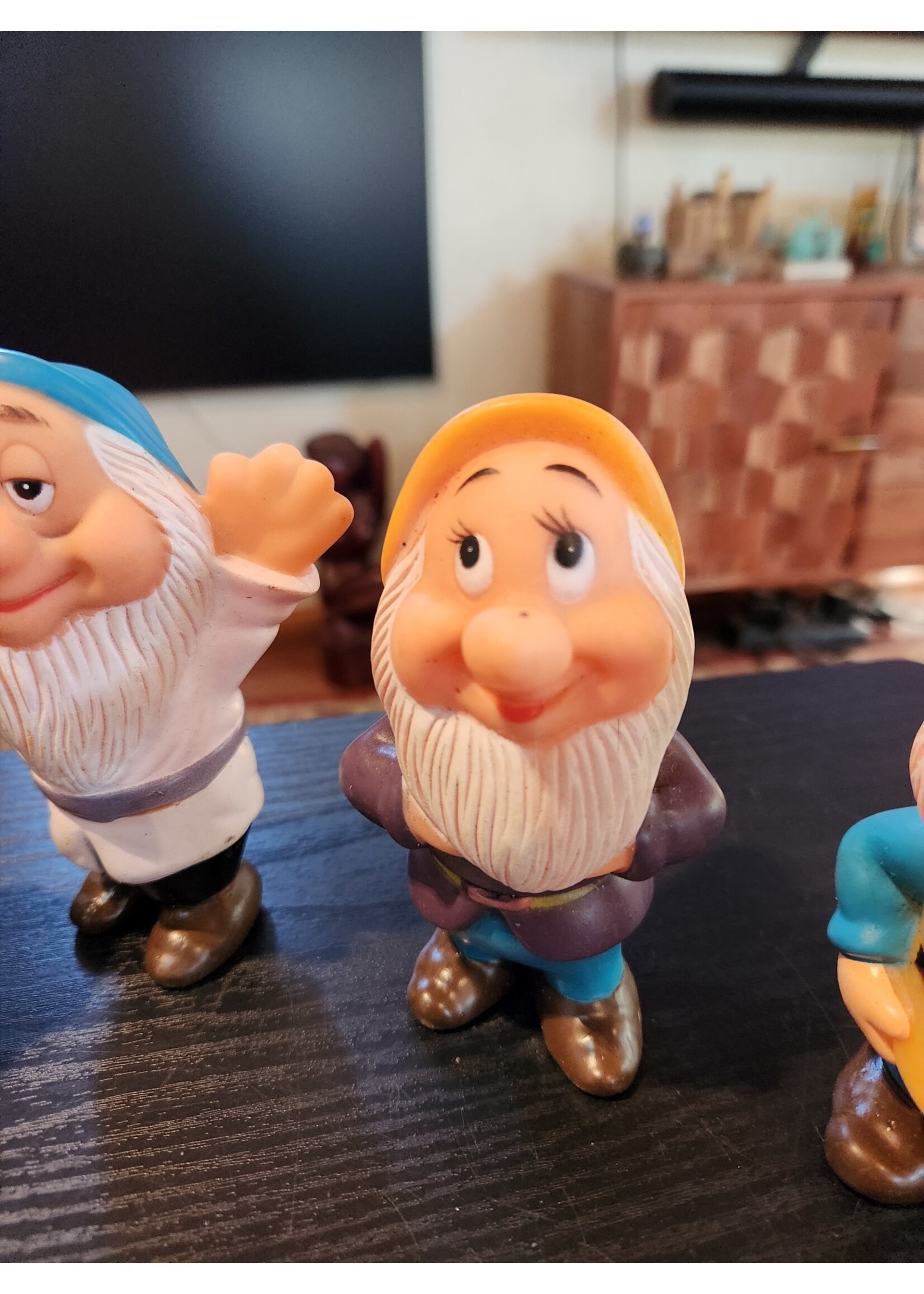 Vintage Disney Complete Set 4.5 inch Rubber Squeak Toy Snow White & 7 Dwarfs.